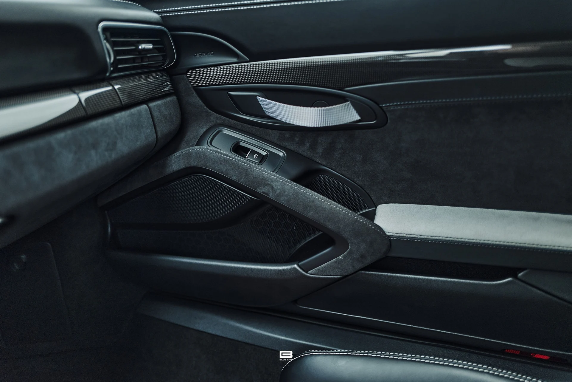 mph067_2177303238_69d6841e3aa8fd5651469033_L1200391_85ea534089