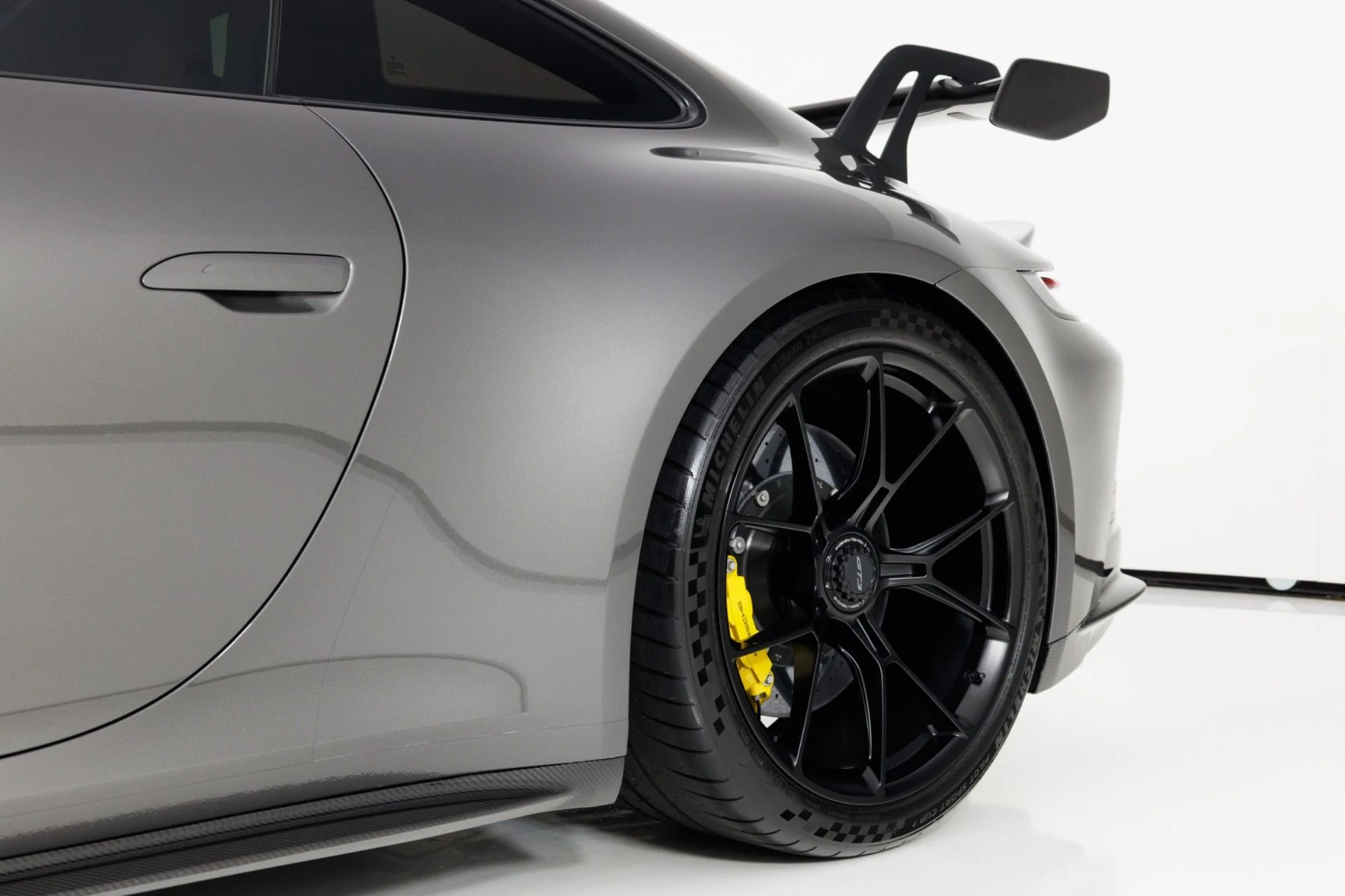 mph067_2184119069_Used_2023_Porsche_911_GT_3_1781728520_5181a63808