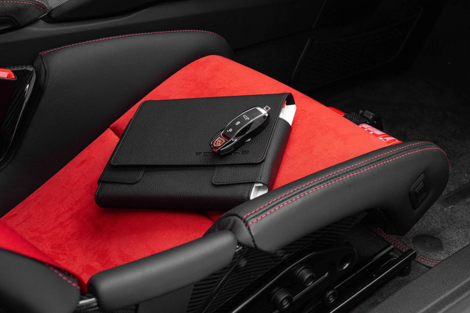 mph067_2184271662_Used_2018_Porsche_911_GT_2_RS_1774025674_1de891a978