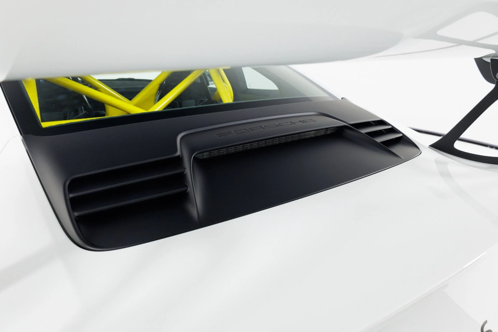 mph067_2231902408_Used_2016_Porsche_911_GT_3_RS_1775150695_50884b0660