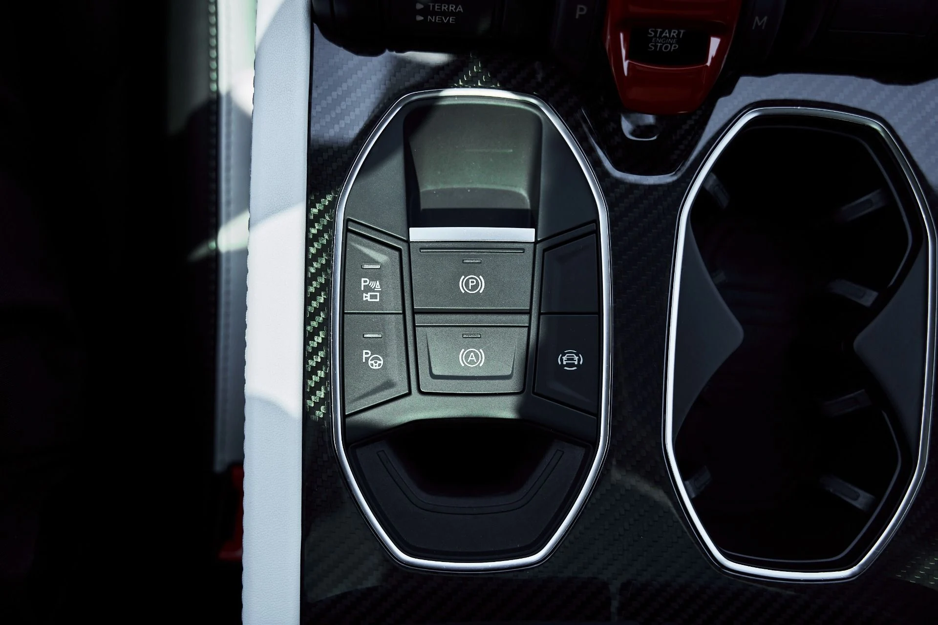 mph067_2282248973_Used_2025_Lamborghini_Urus_SE_1781314293_9fa2e7b6e3