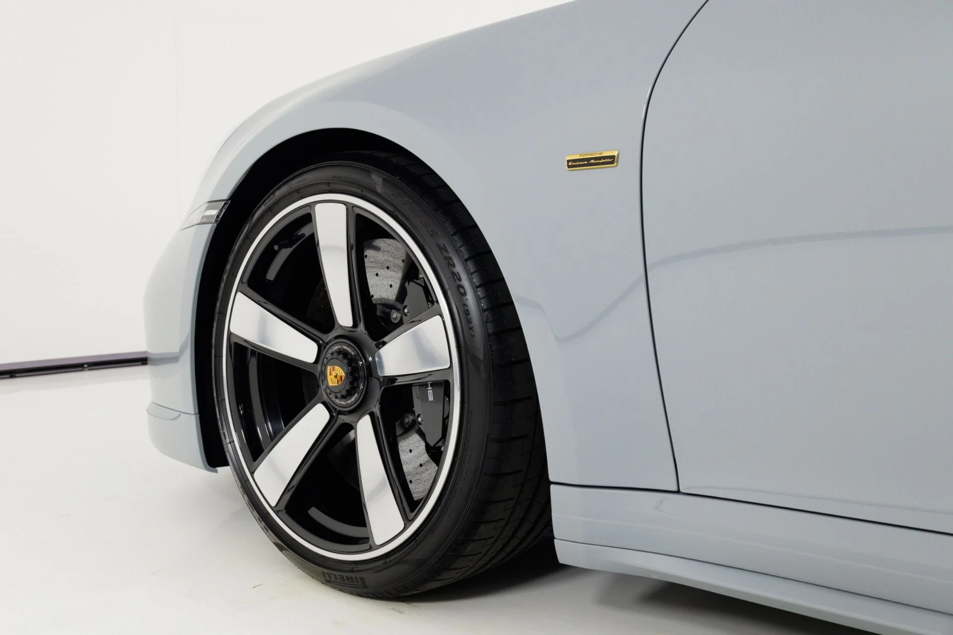 mph067_2308601652_Used_2023_Porsche_911_Sport_Classic_1775497657_1d19d8421c