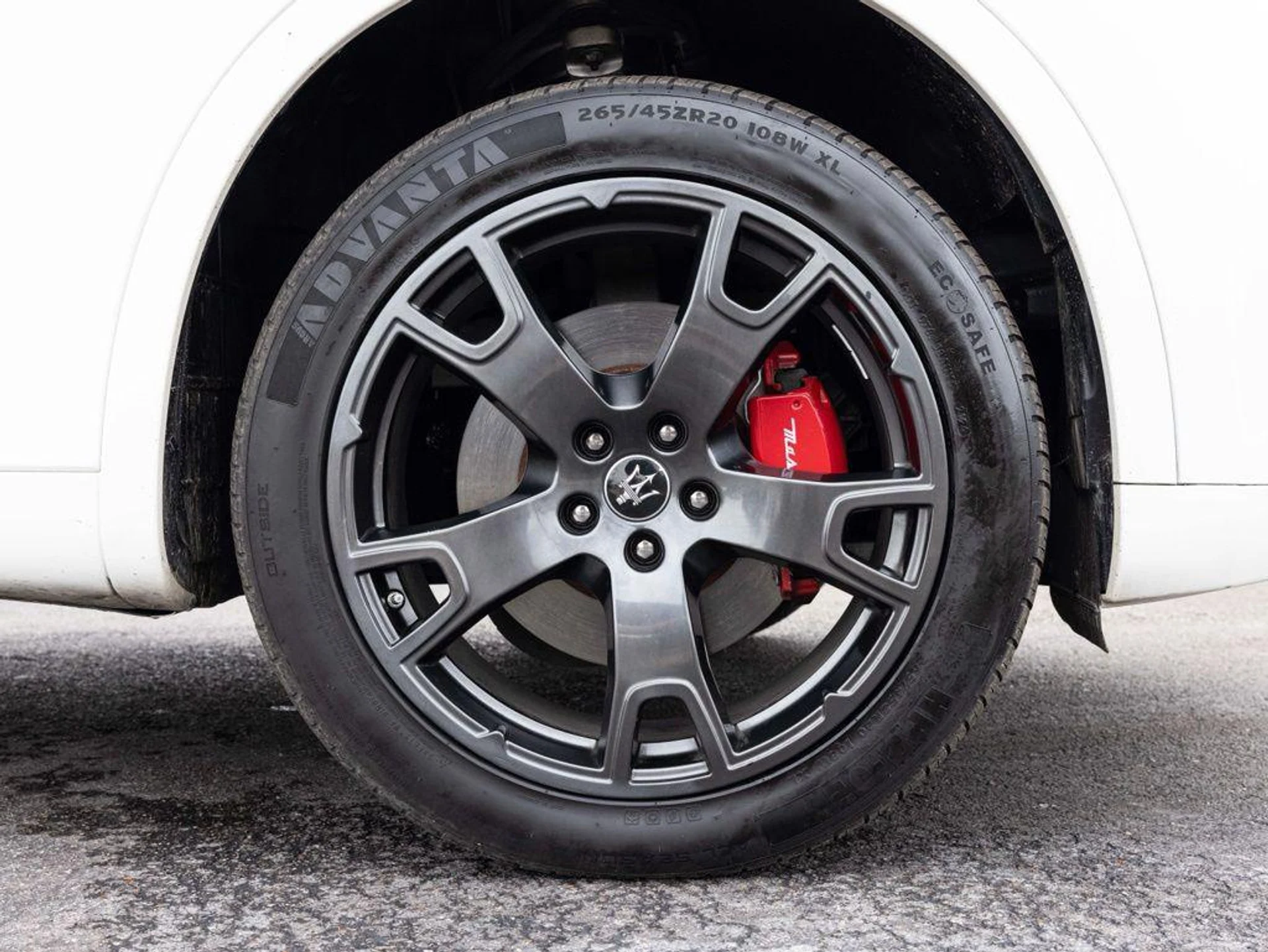 mph067_2410036779_490082366_697e1d90241a57c3178fffef_90bee4754c