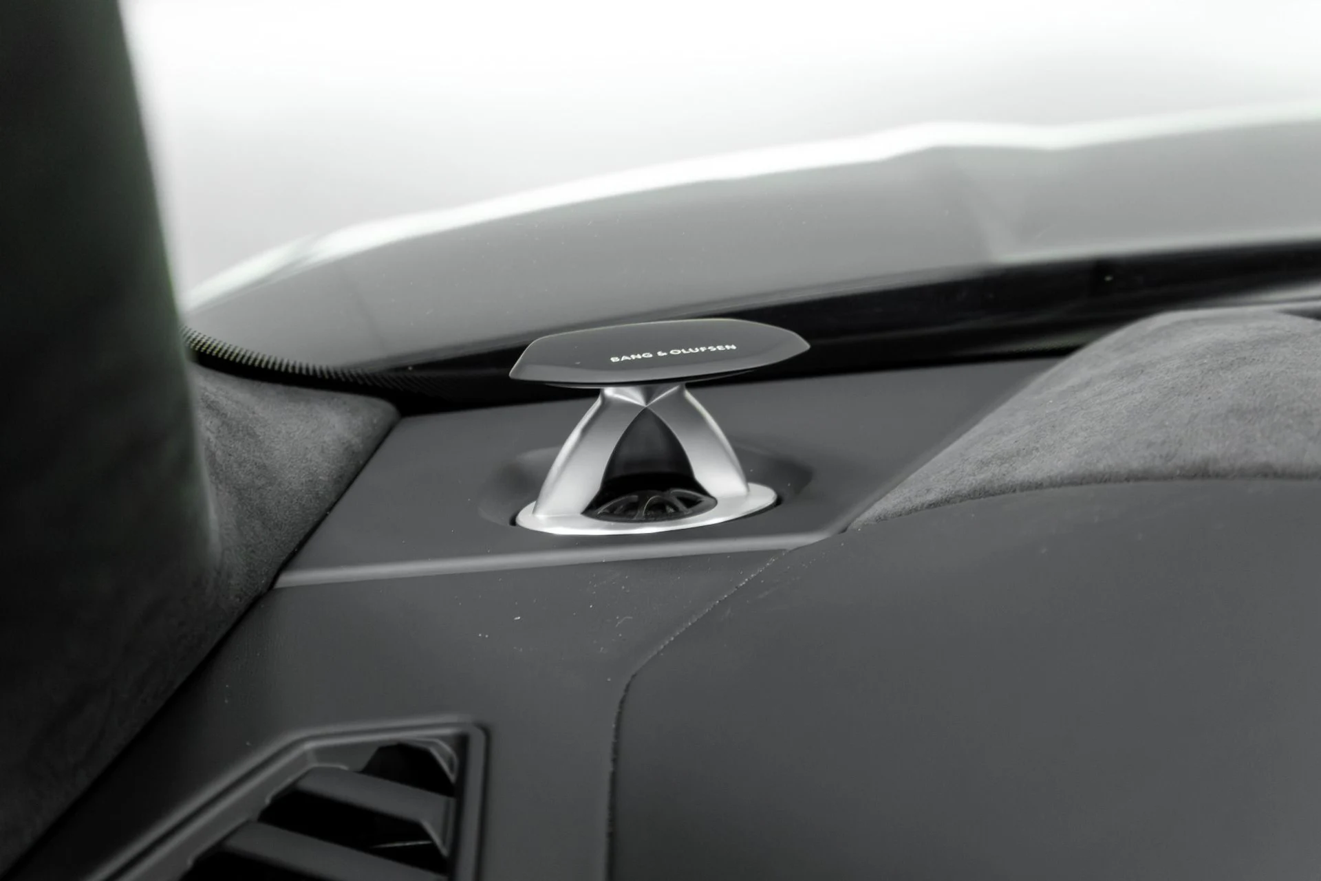 mph067_2420143652_Used_2022_Lamborghini_Urus_1771543126_4e154c5bd7