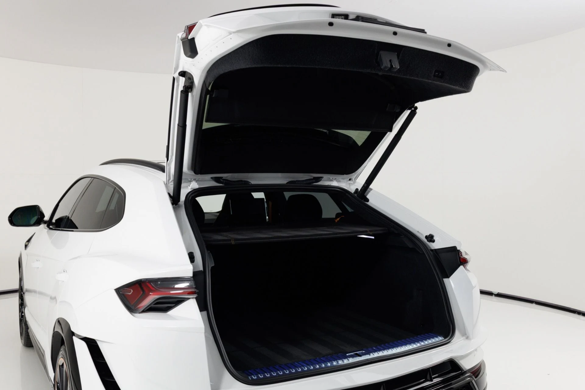 mph067_24390614_Used_2024_Lamborghini_Urus_S_1775674860_48a08534b4