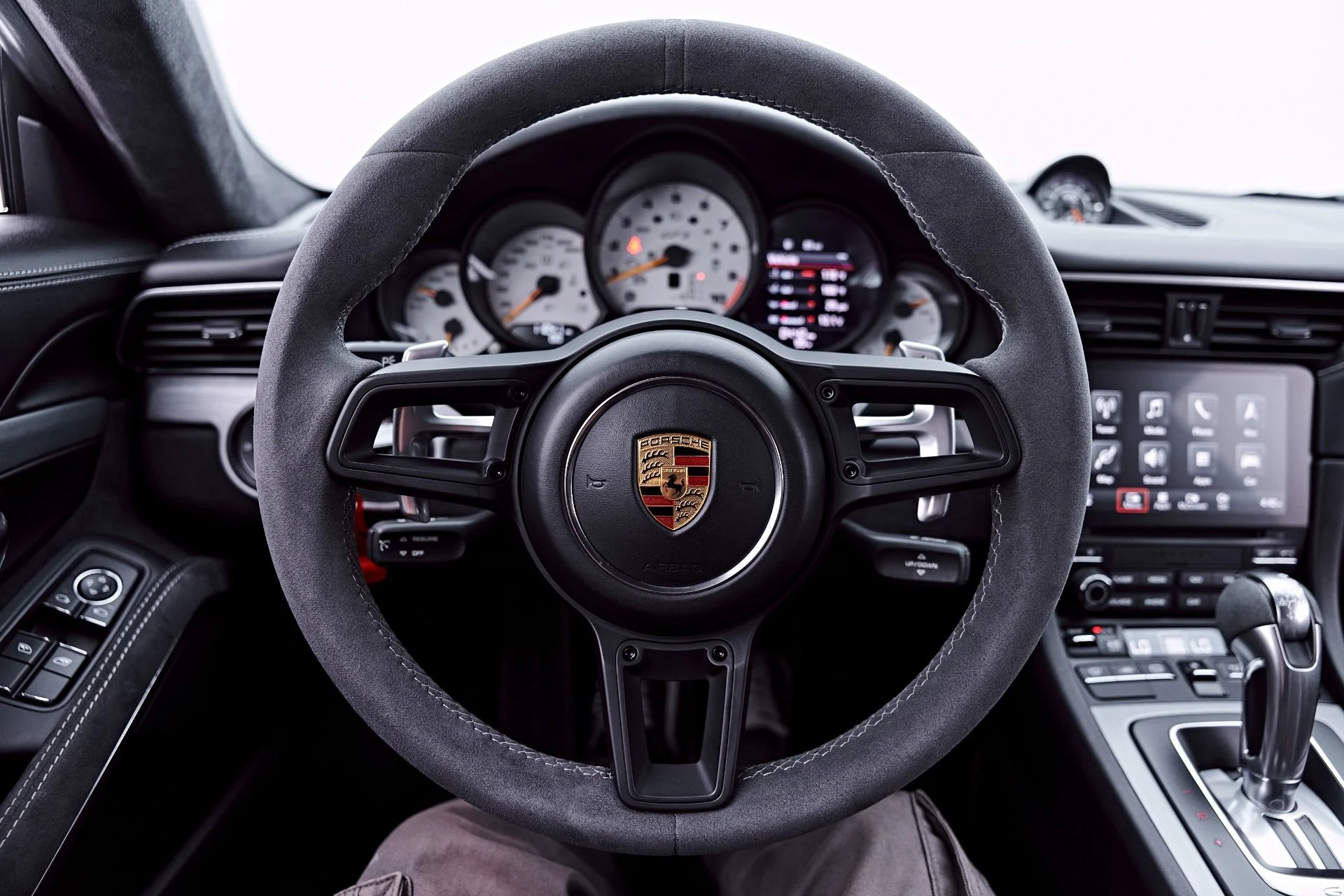 mph067_2439911416_Used_2018_Porsche_911_GT_3_1782763400_ecb654a158