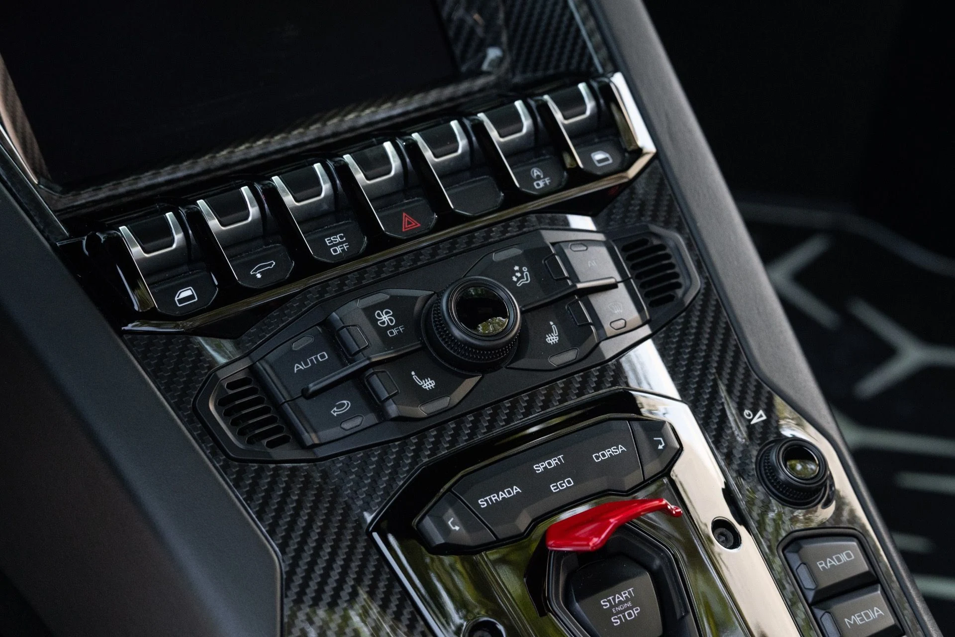 mph067_2521704230_Used_2020_Lamborghini_Aventador_LP_770_4_SVJ_Roadster_1781235752_72dd26c941