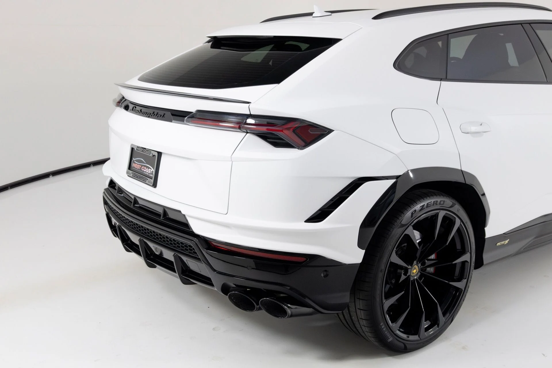 mph067_2531096054_Used_2024_Lamborghini_Urus_S_1765302069_a77f86826b