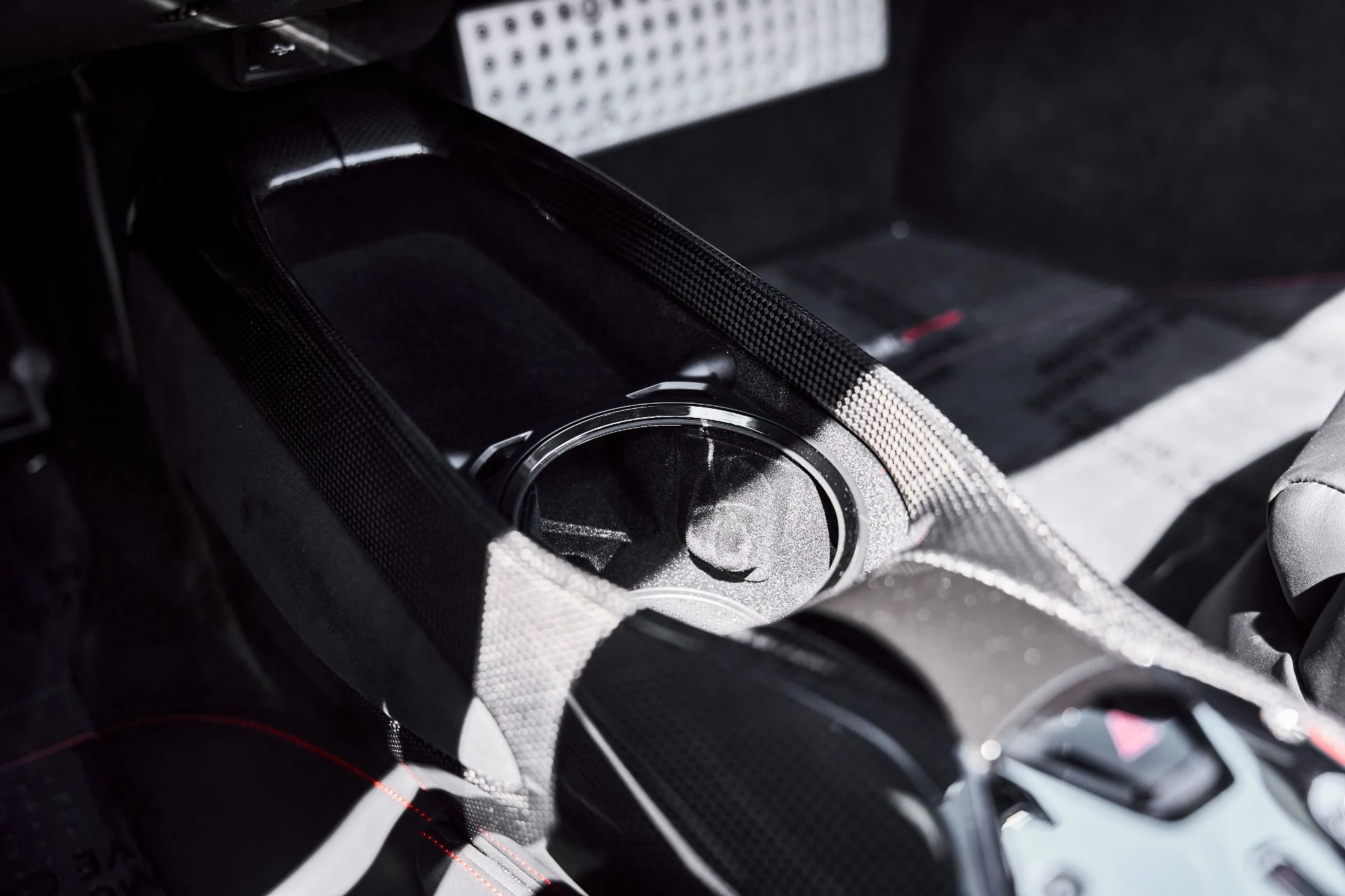 mph067_2557618792_Used_2025_Ferrari_SF_90_Spider_Base_1776296548_8566236101