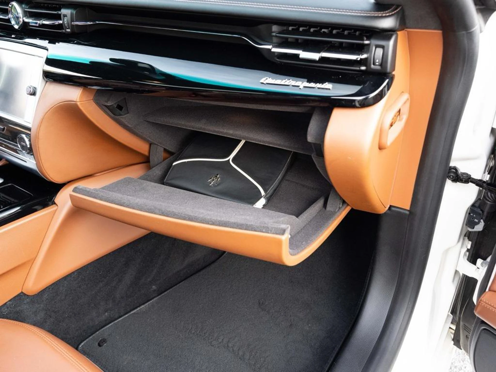 mph067_2568098672_471871649_690f6385b64509d80d324693_7110d2c394