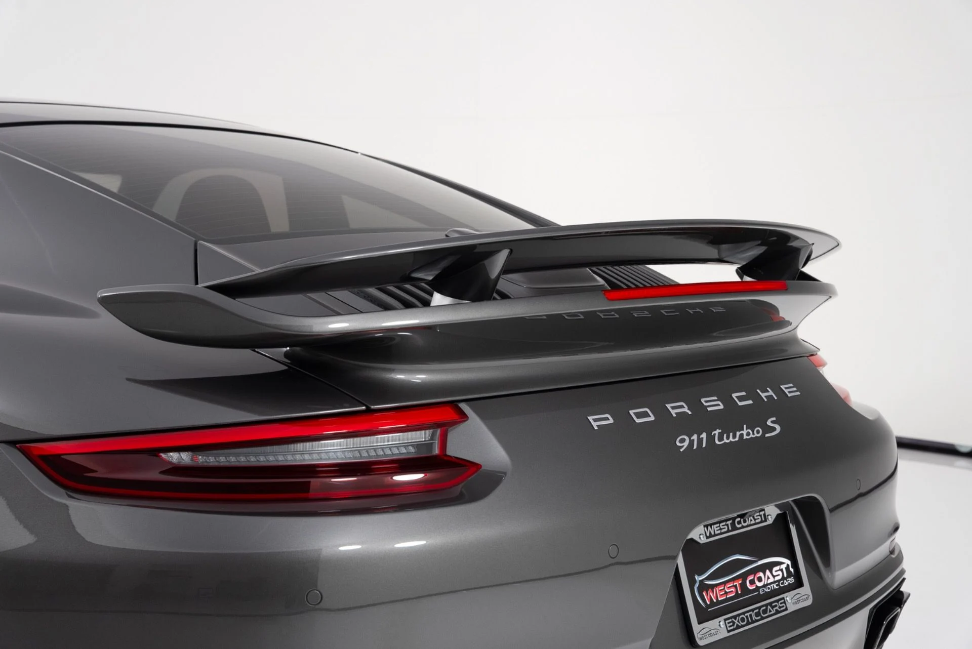 mph067_2583109368_Used_2019_Porsche_911_Turbo_S_1774999660_7a3c237885