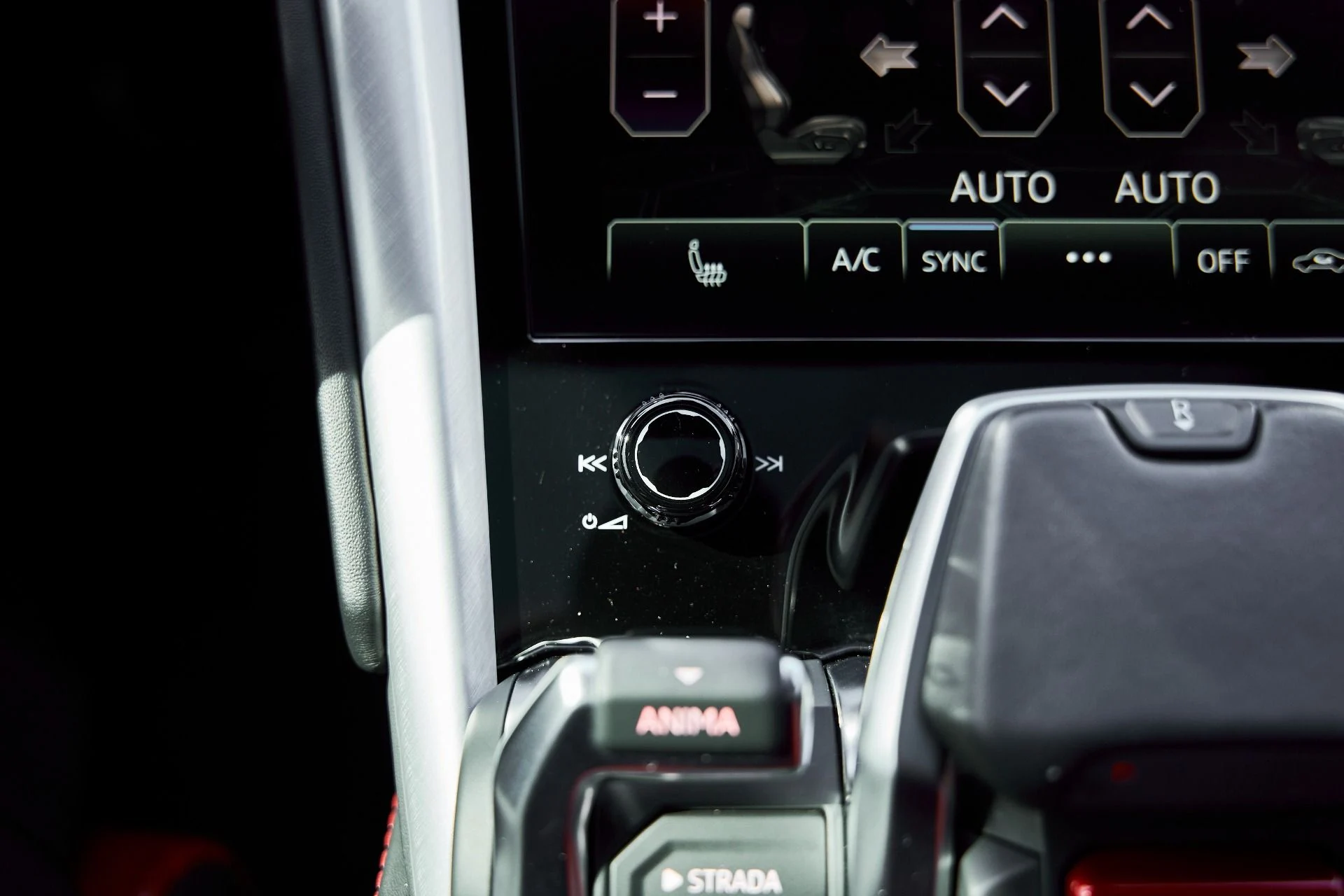 mph067_2613402260_Used_2021_Lamborghini_Urus_1771987887_2324ddca9b