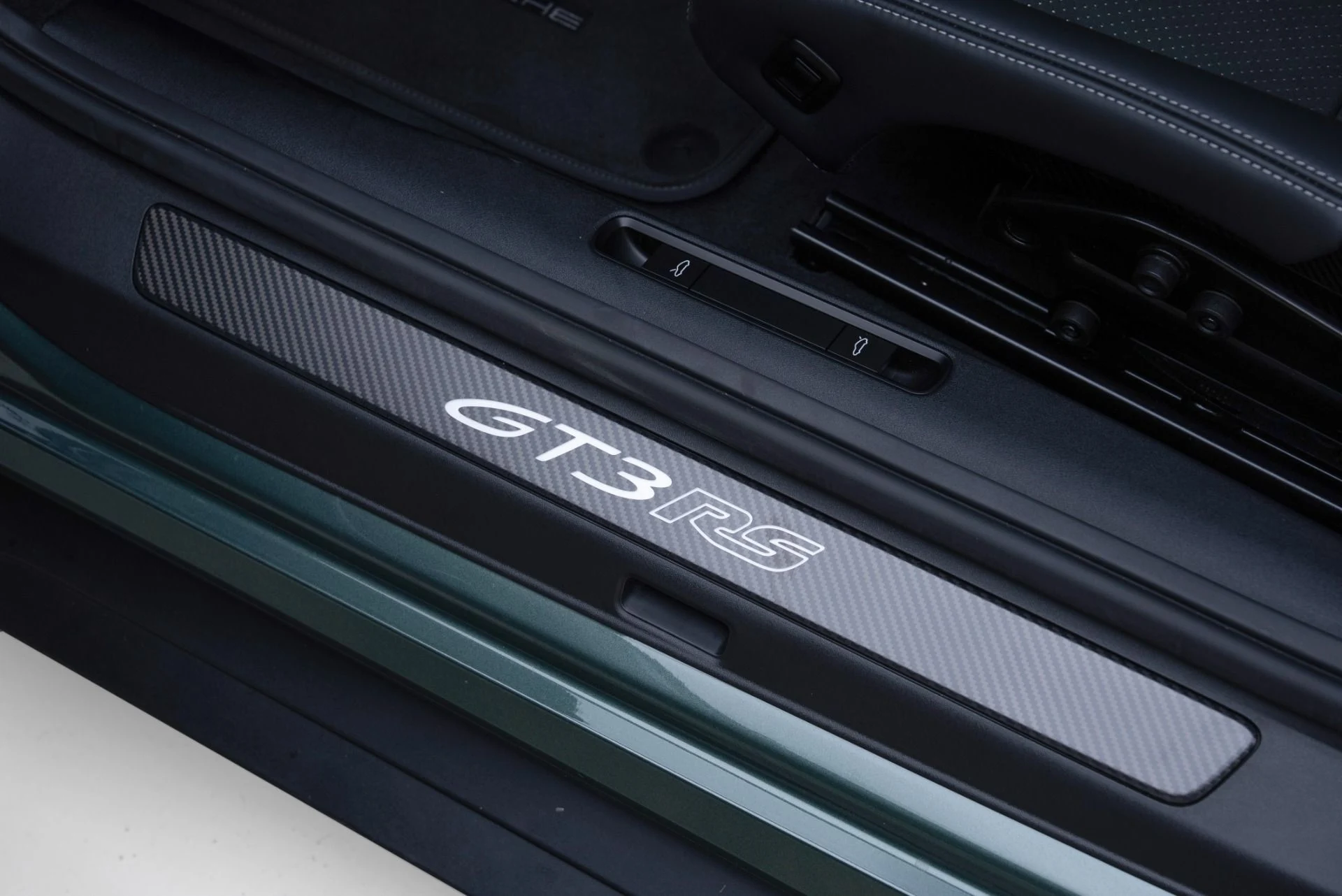 mph067_2620166218_Used_2025_Porsche_911_GT_3_RS_1779296774_fc4ffee39a