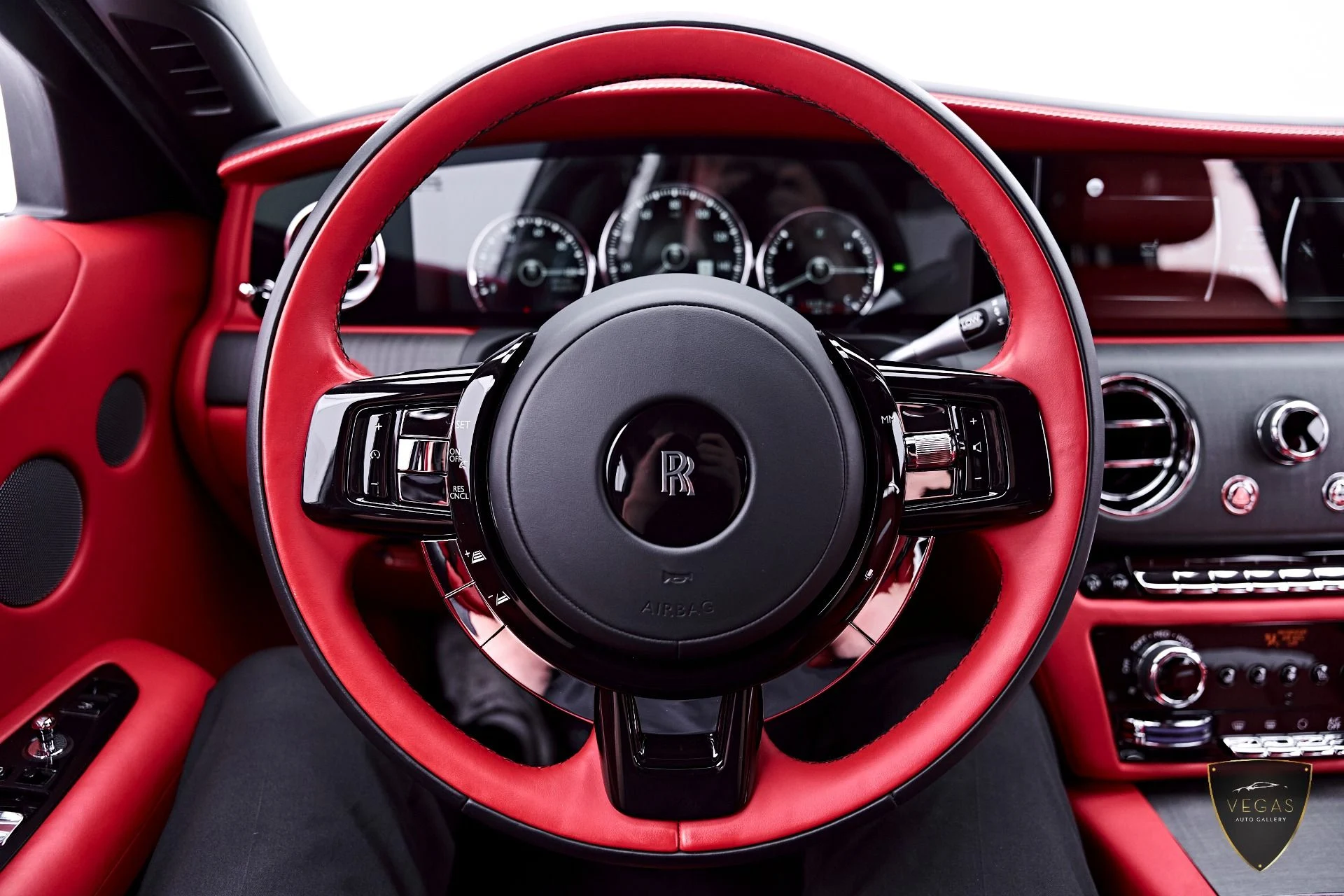 mph067_2632890091_Used_2024_Rolls_Royce_Ghost_Base_1782519503_7fd965e1c9