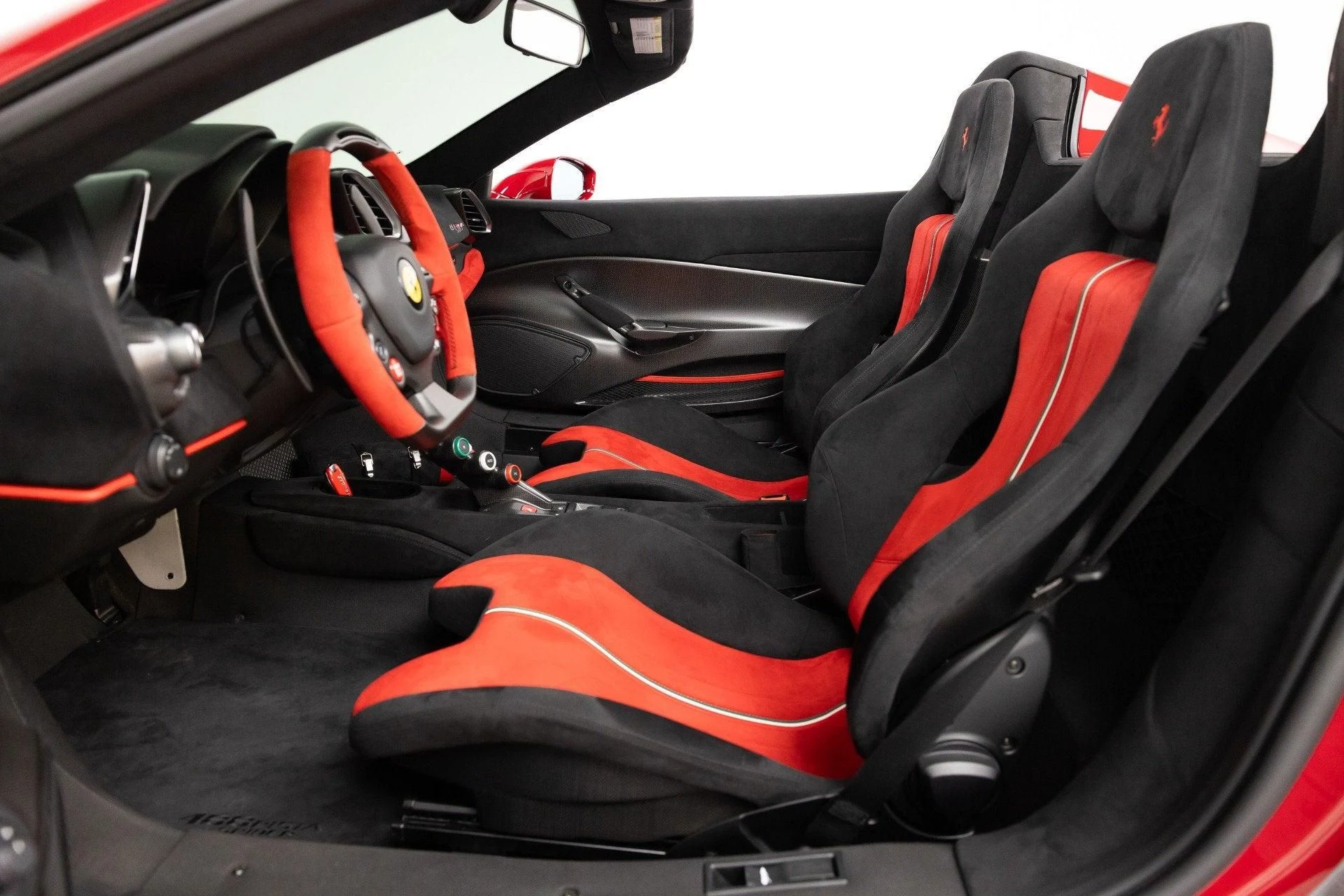 mph067_2703751523_Used_2020_Ferrari_488_Pista_Spider_1786793410_89cb6d1467