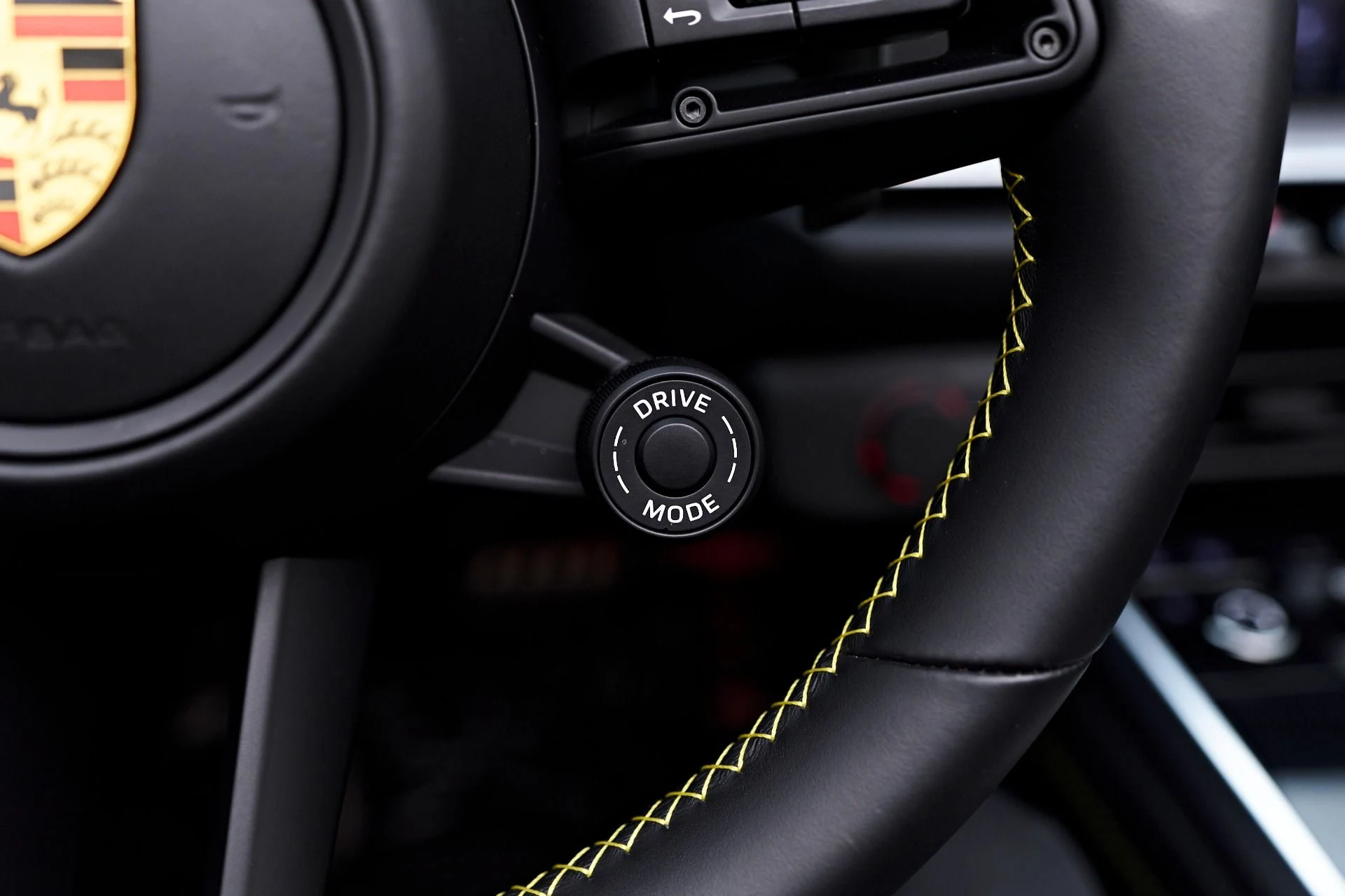 mph067_2712910749_Used_2021_Porsche_911_Turbo_S_1755568344_d126610635
