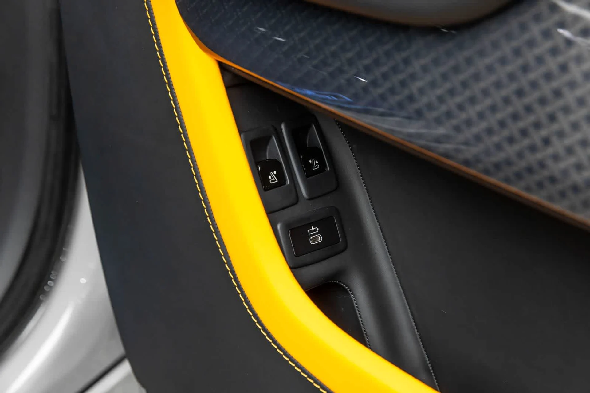 mph067_2715441511_68_0d8b18aaad