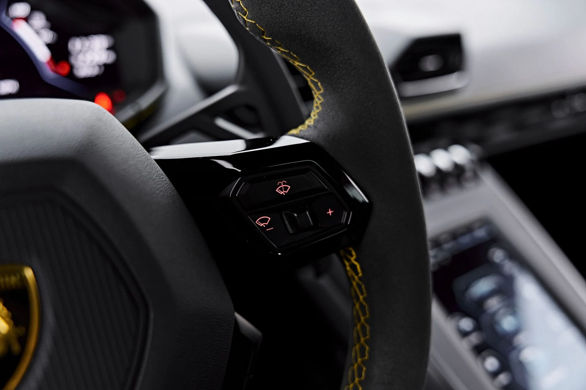 mph067_2716357129_Used_2022_Lamborghini_Huracan_EVO_Base_1787357915_8fff3e4fc8