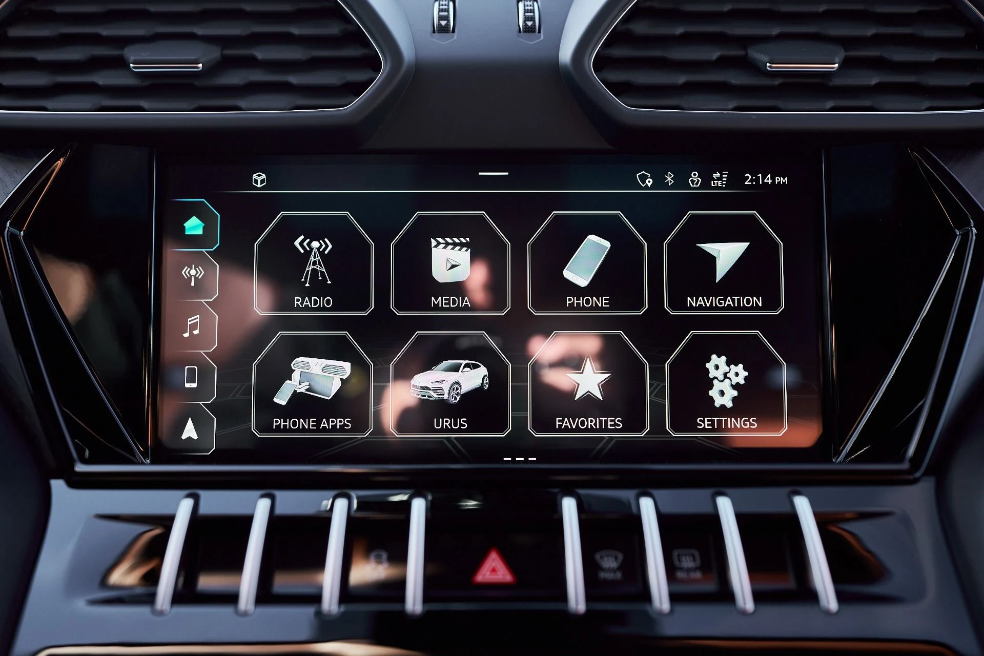 mph067_2760009100_Used_2022_Lamborghini_Urus_1764710535_87202e9b89