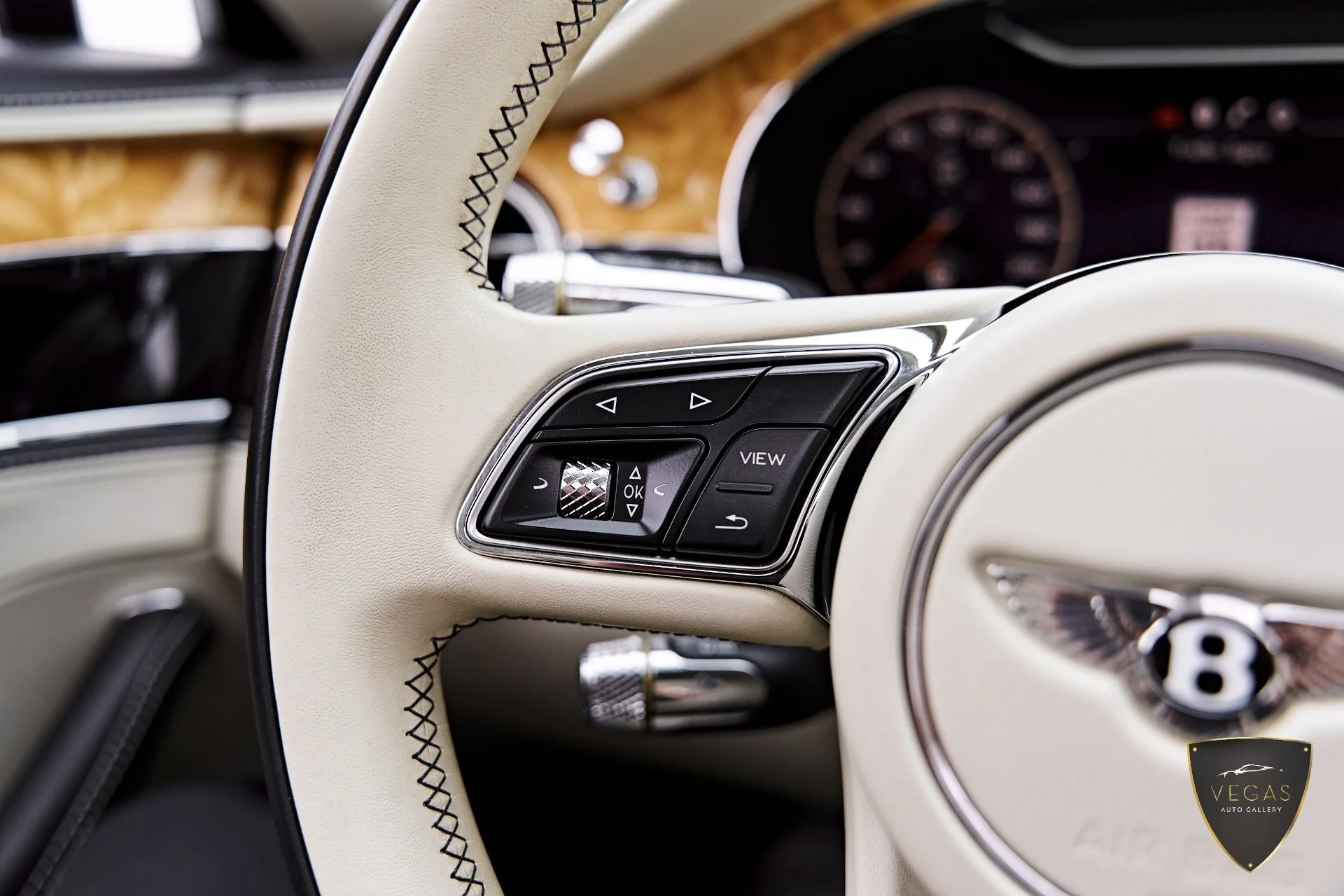 mph067_2805641775_Used_2022_Bentley_Flying_Spur_V8_1782495105_47c428e843