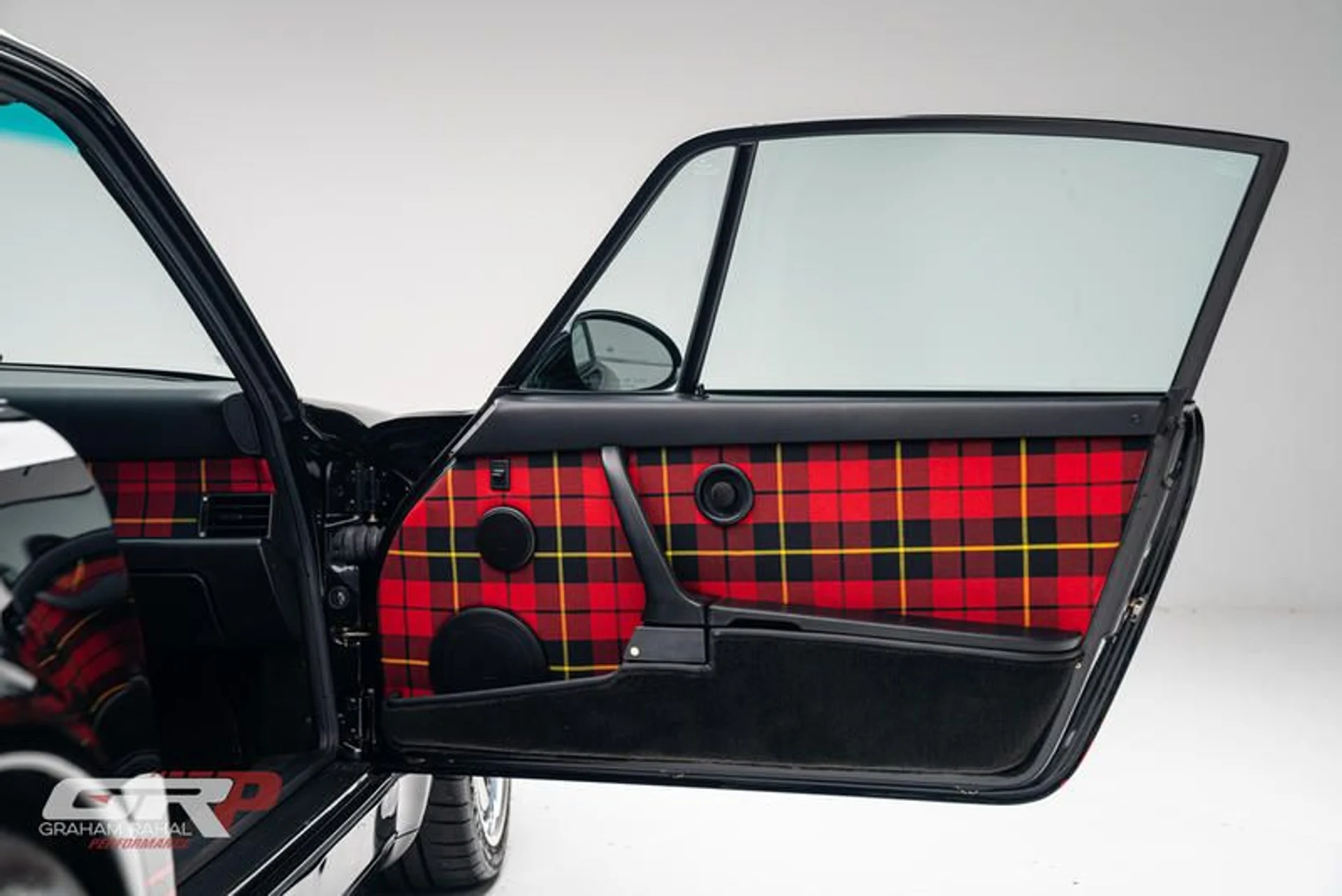 mph067_2869233575_1597641_F_B84_A_470_A_AD_9_A_16_E9_F97_A950_B_3e91941f95