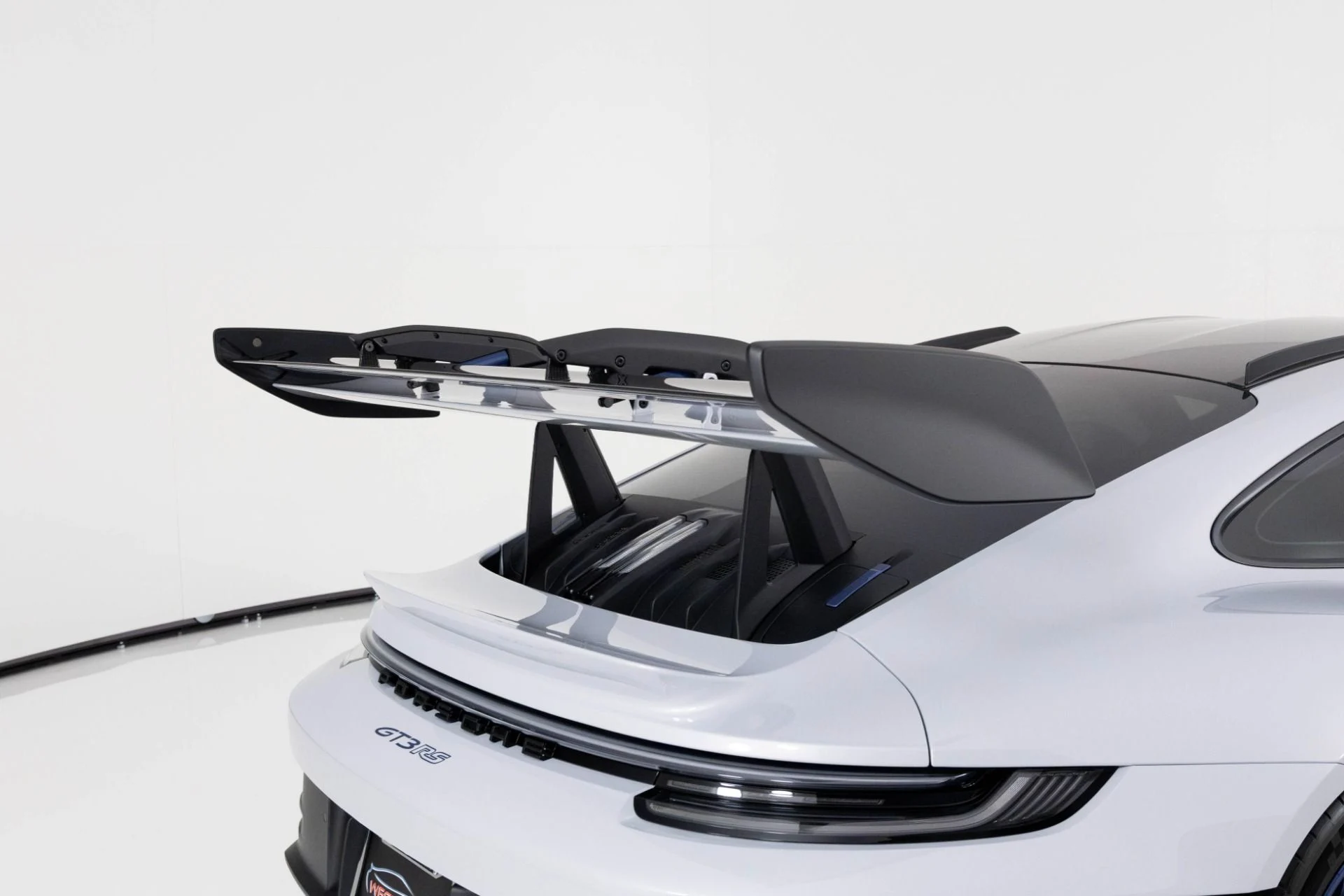mph067_2882936629_Used_2025_Porsche_911_GT_3_RS_1779147252_3bdb9a86b5