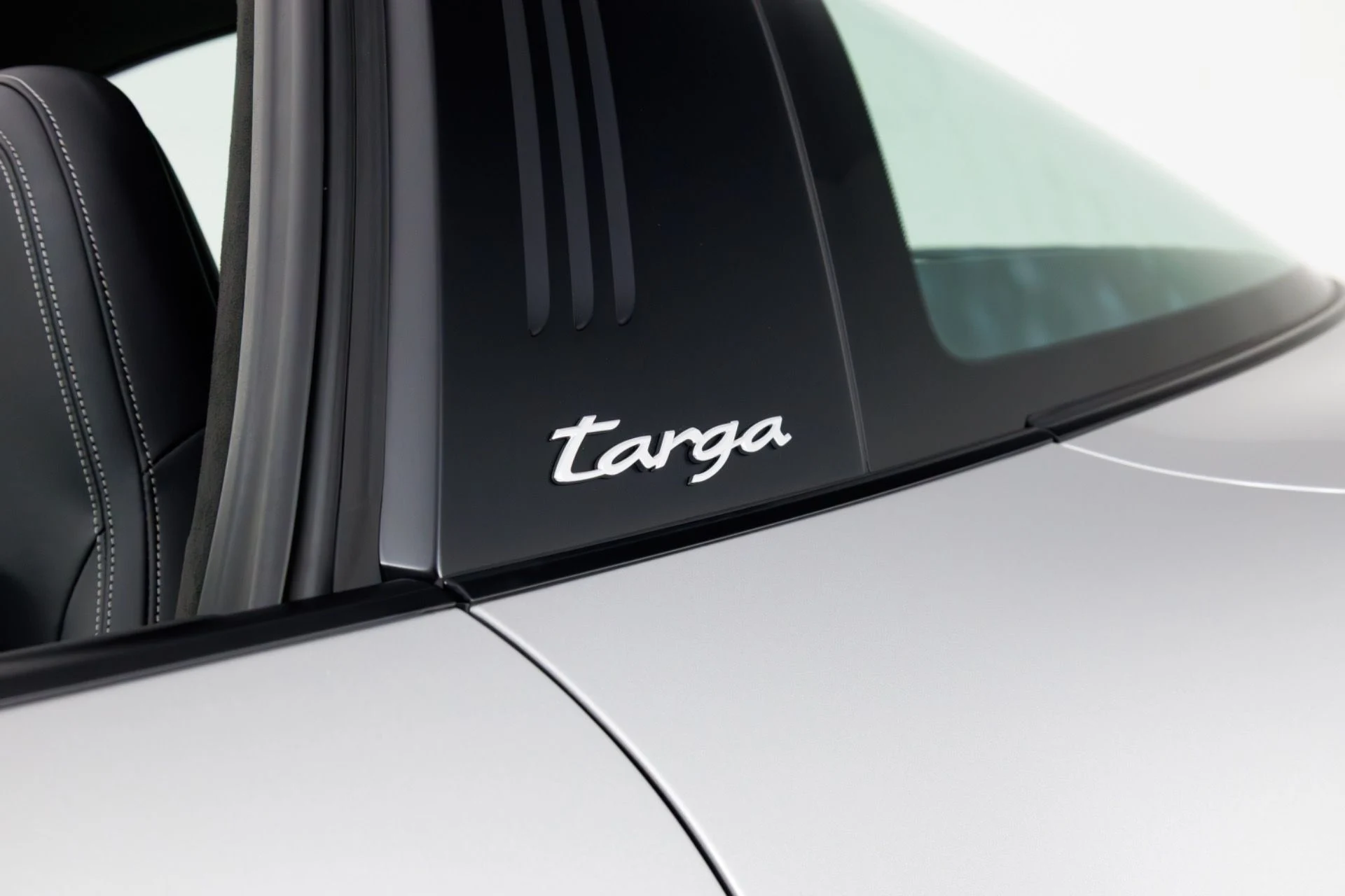 mph067_2894638040_Used_2022_Porsche_911_Targa_4_S_1772835292_803e459b42