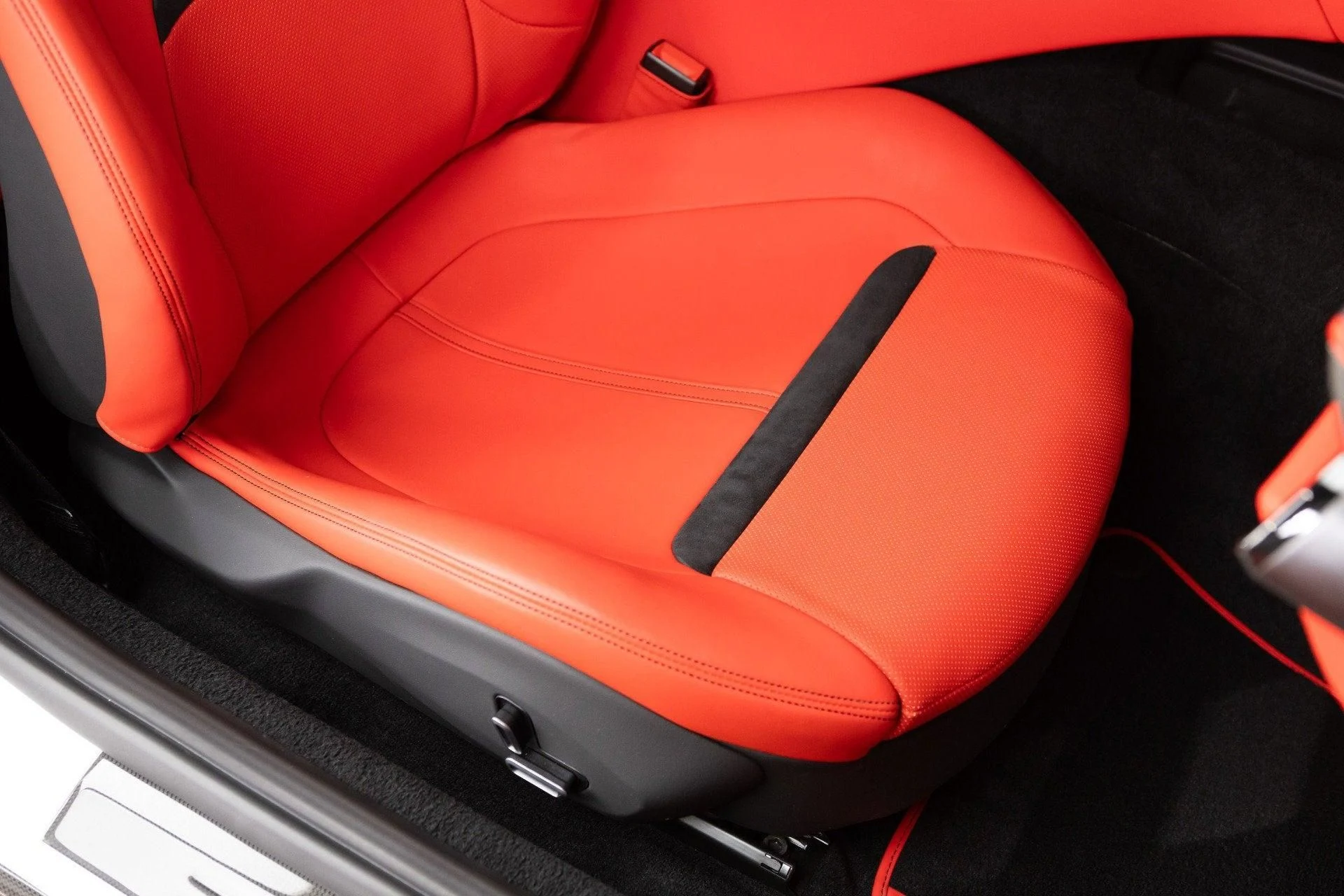 mph067_2915833993_Used_2024_Ferrari_Roma_1777368653_e60cb9eb2f