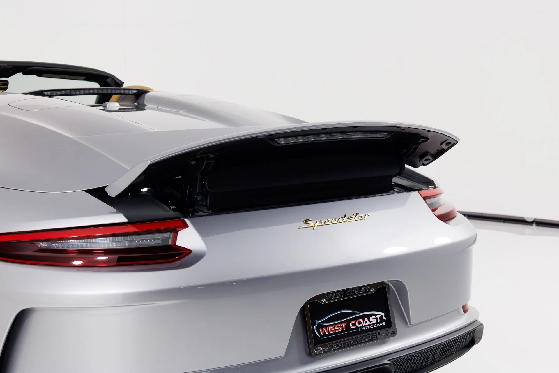 mph067_293153848_Used_2019_Porsche_911_Speedster_1770313336_94210cef5d