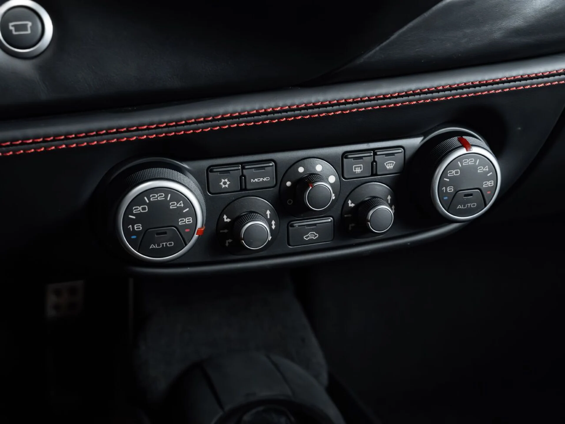 mph067_2997725727_ferrari_488_gtb_2017_fa67422042