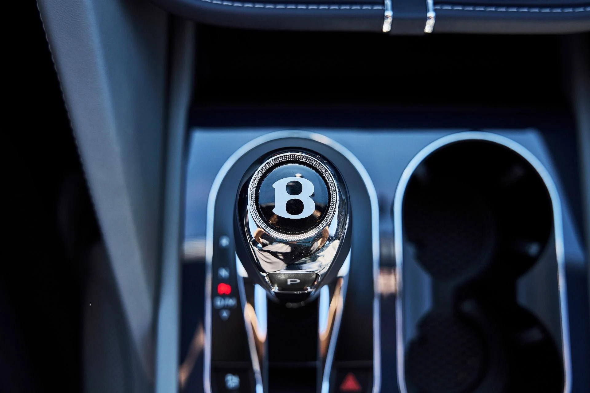 mph067_2998256166_Used_2025_Bentley_Bentayga_EWB_1780709479_1c4bf450f8