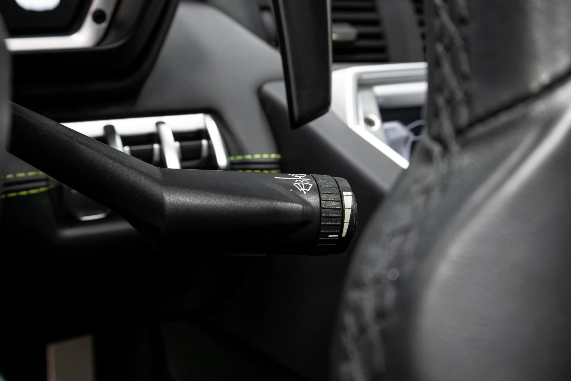 mph067_3015809208_Used_2015_Lamborghini_Aventador_1764723845_a3eb572ce7