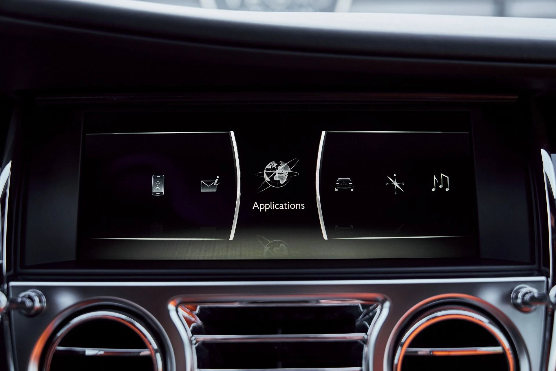 mph067_3031822612_Used_2019_Rolls_Royce_Wraith_Base_1772849715_1c8a7536f8