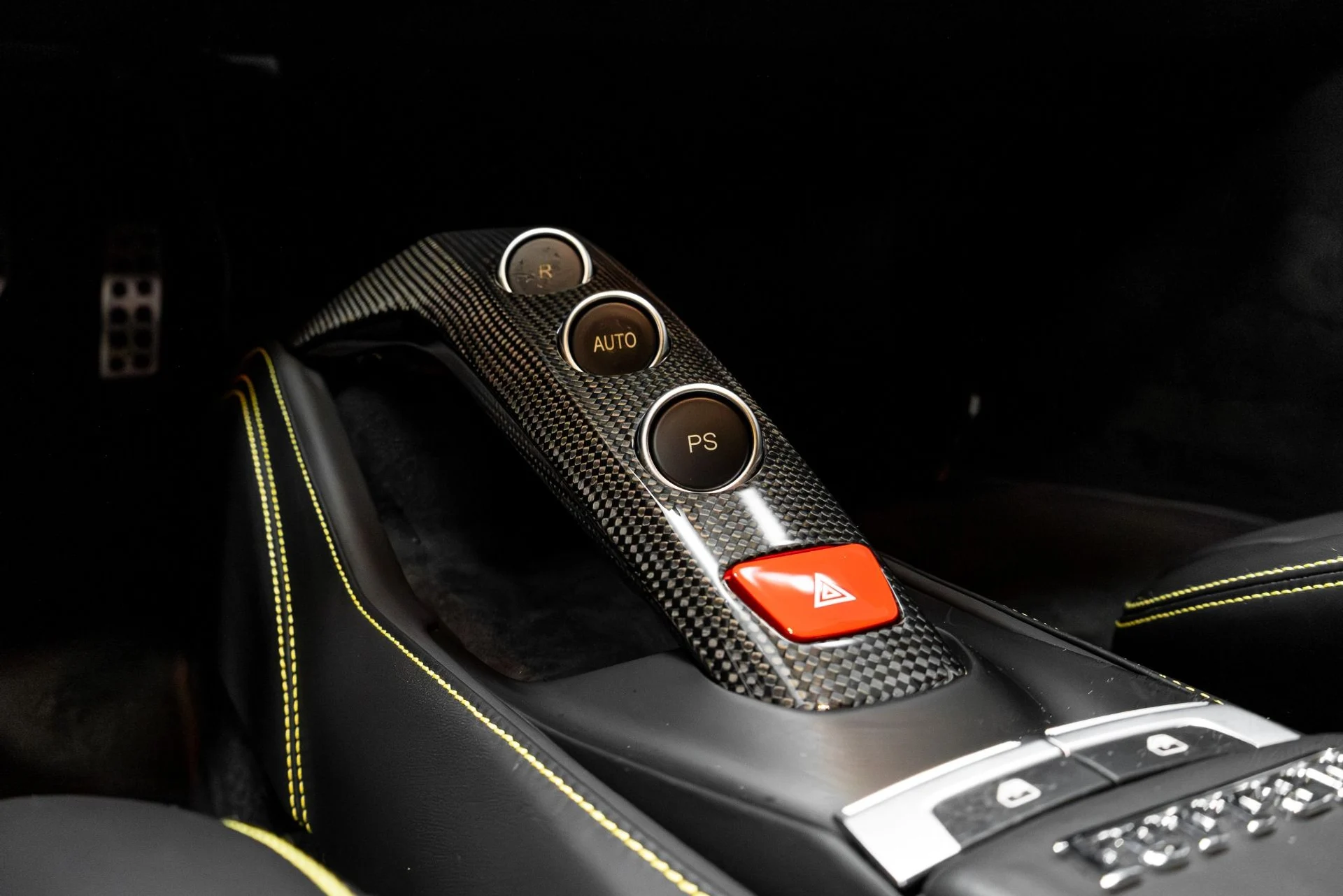 mph067_3096296645_Used_2018_Ferrari_488_GTB_Base_1771040686_20eca5e110