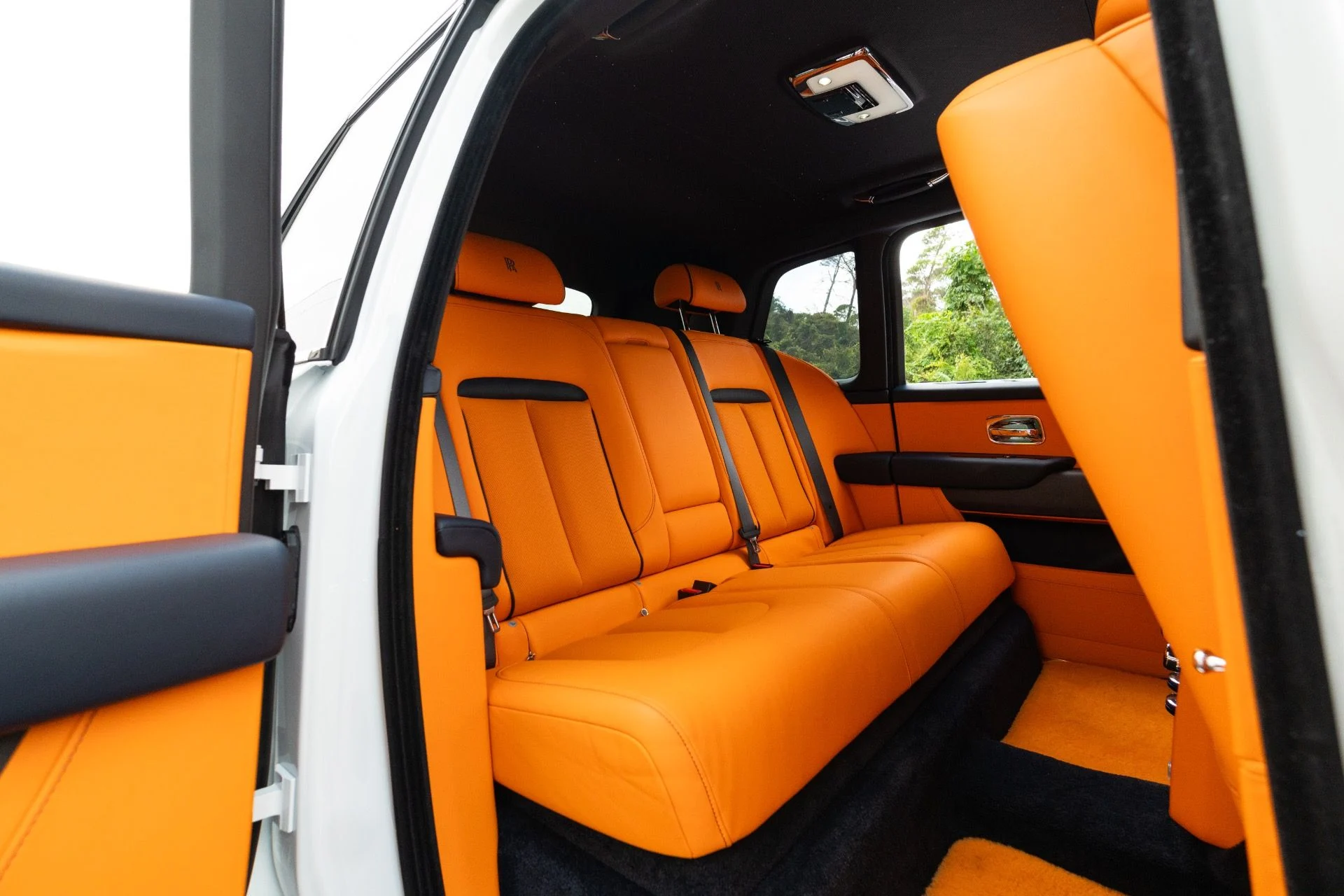 mph067_3097598786_Used_2023_Rolls_Royce_Cullinan_1766776442_a422eae490