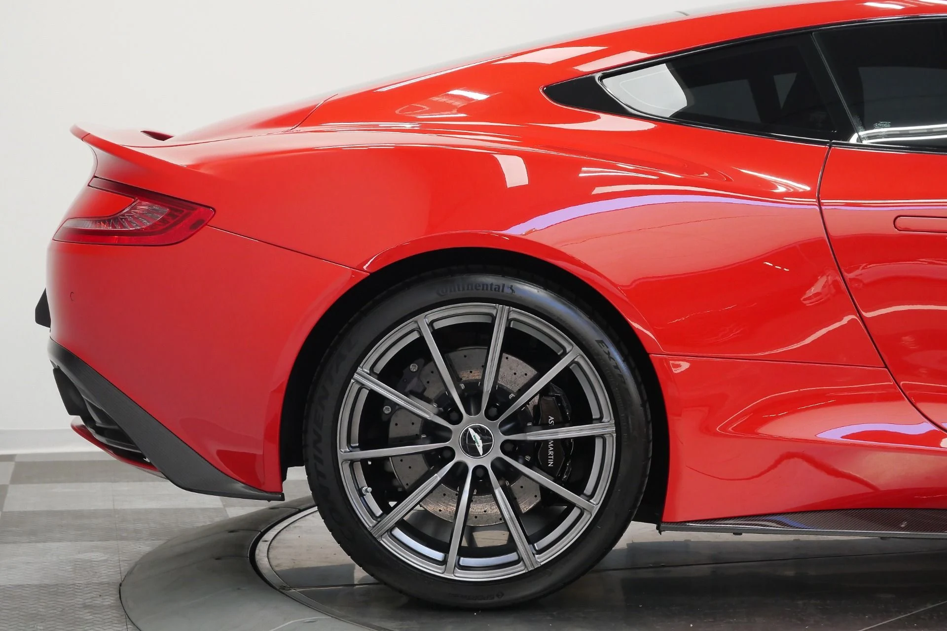 mph067_3200820381_Used_2014_Aston_Martin_Vanquish_AML_Color_V12_Power_Awesome_Sound_1781289634_bcc67fbe36
