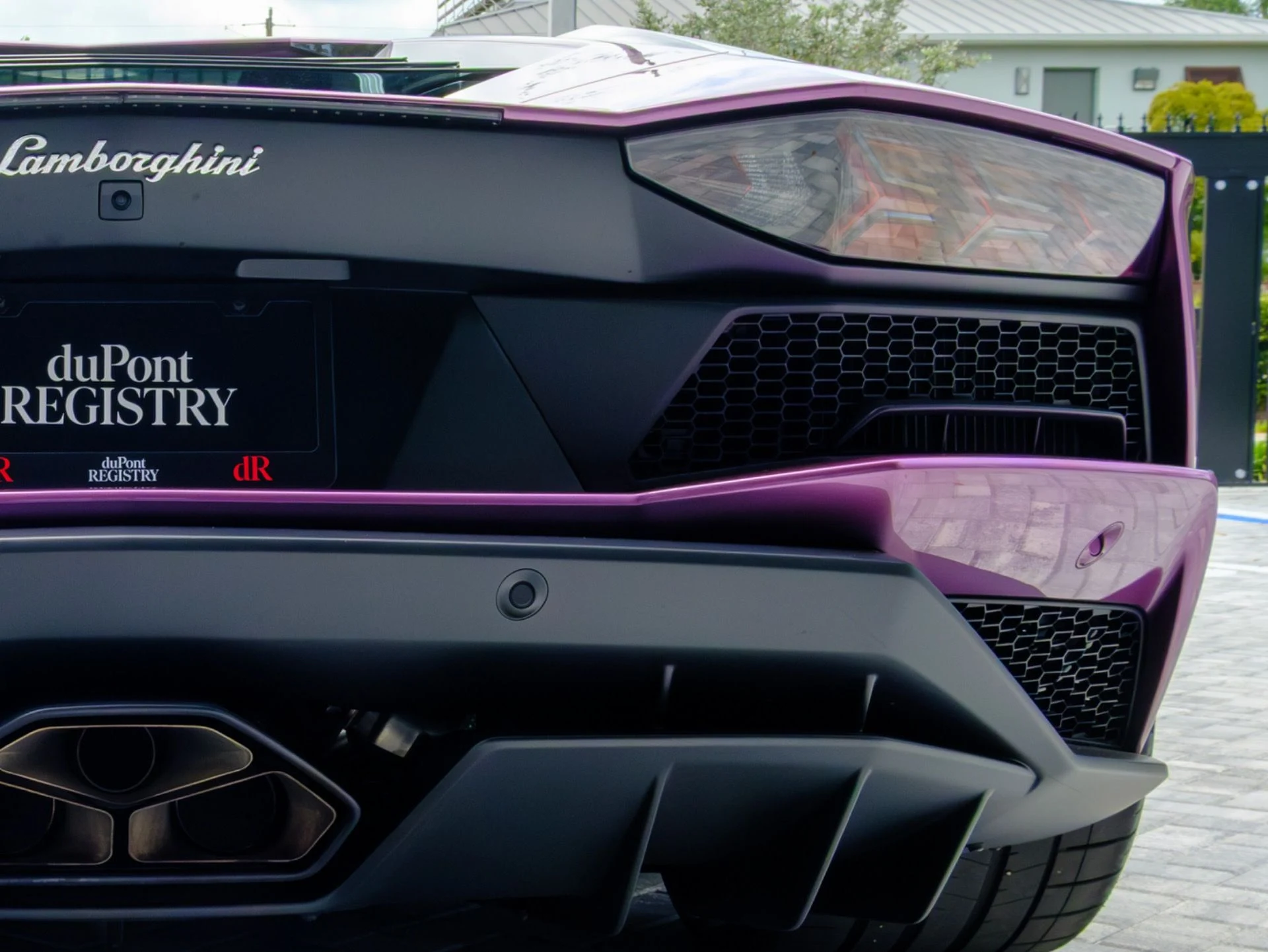 mph067_3214583900_Used_2018_Lamborghini_Aventador_S_1778520653_601317a4e3