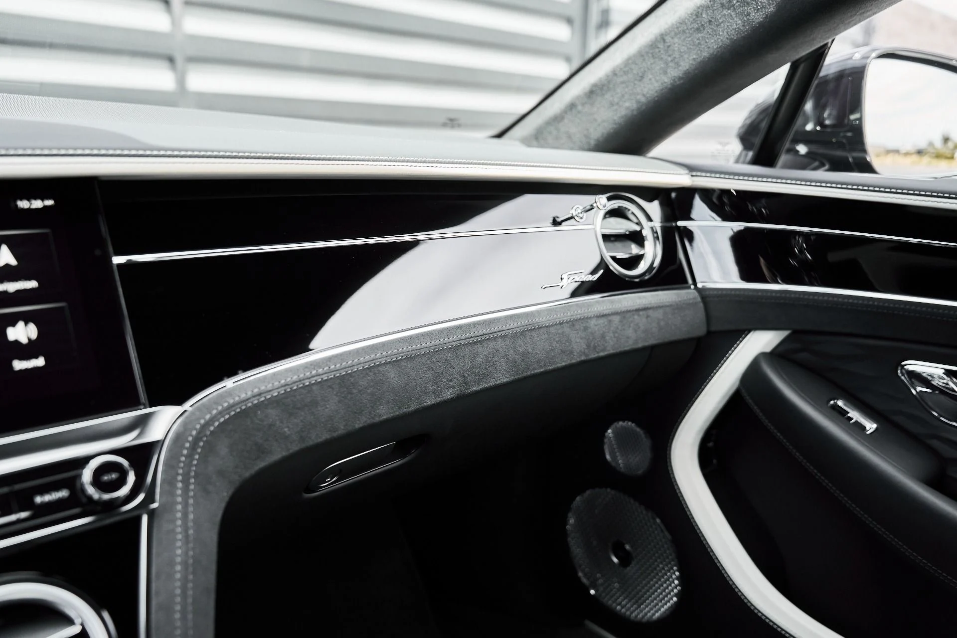 mph067_3276243918_Used_2025_Bentley_Continental_GT_Speed_1777077832_ea5078e359