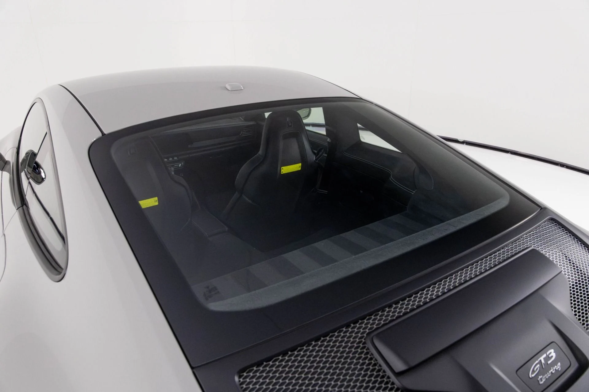 mph067_3276347225_Used_2024_Porsche_911_GT_3_Touring_1761003673_e942eea976