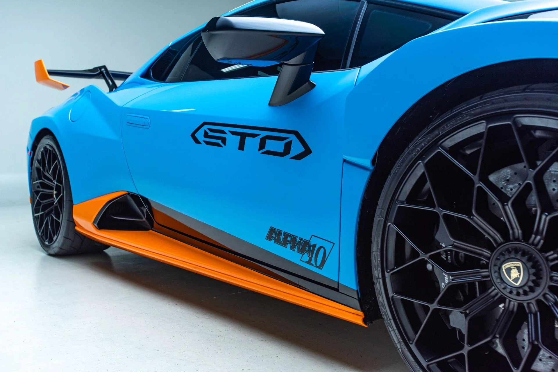 mph067_3309880606_Used_2024_Lamborghini_Huracan_STO_Alpha_10_Twin_Turbo_1786644416_6ea211bdec