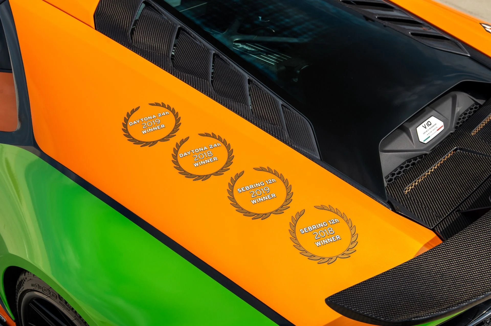 mph067_3362601555_Used_2021_Lamborghini_Huracan_EVO_1753824256_7546f2e19f