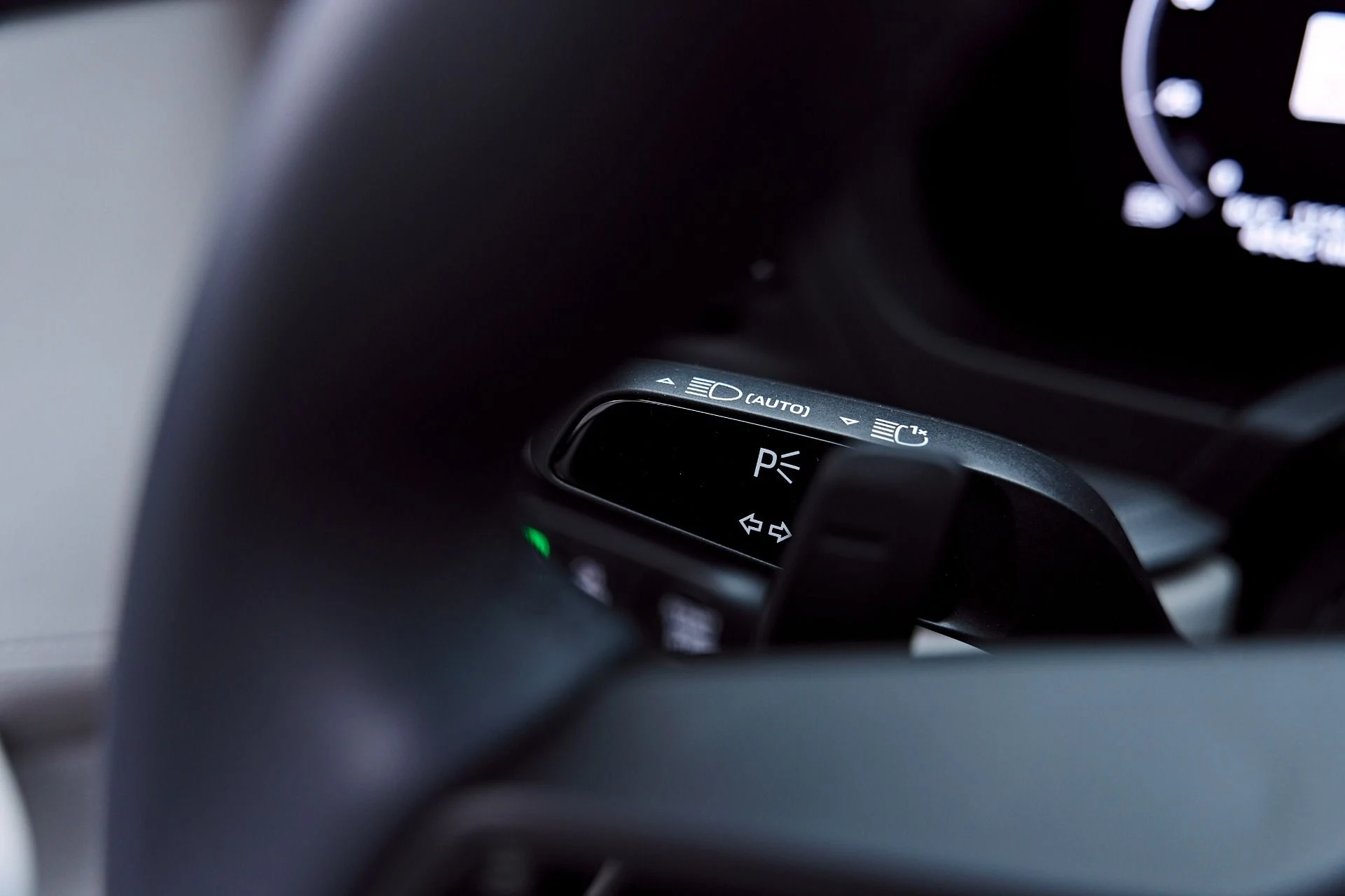 mph067_3391657600_Used_2025_Porsche_911_Carrera_1777504835_24aa1fe74f