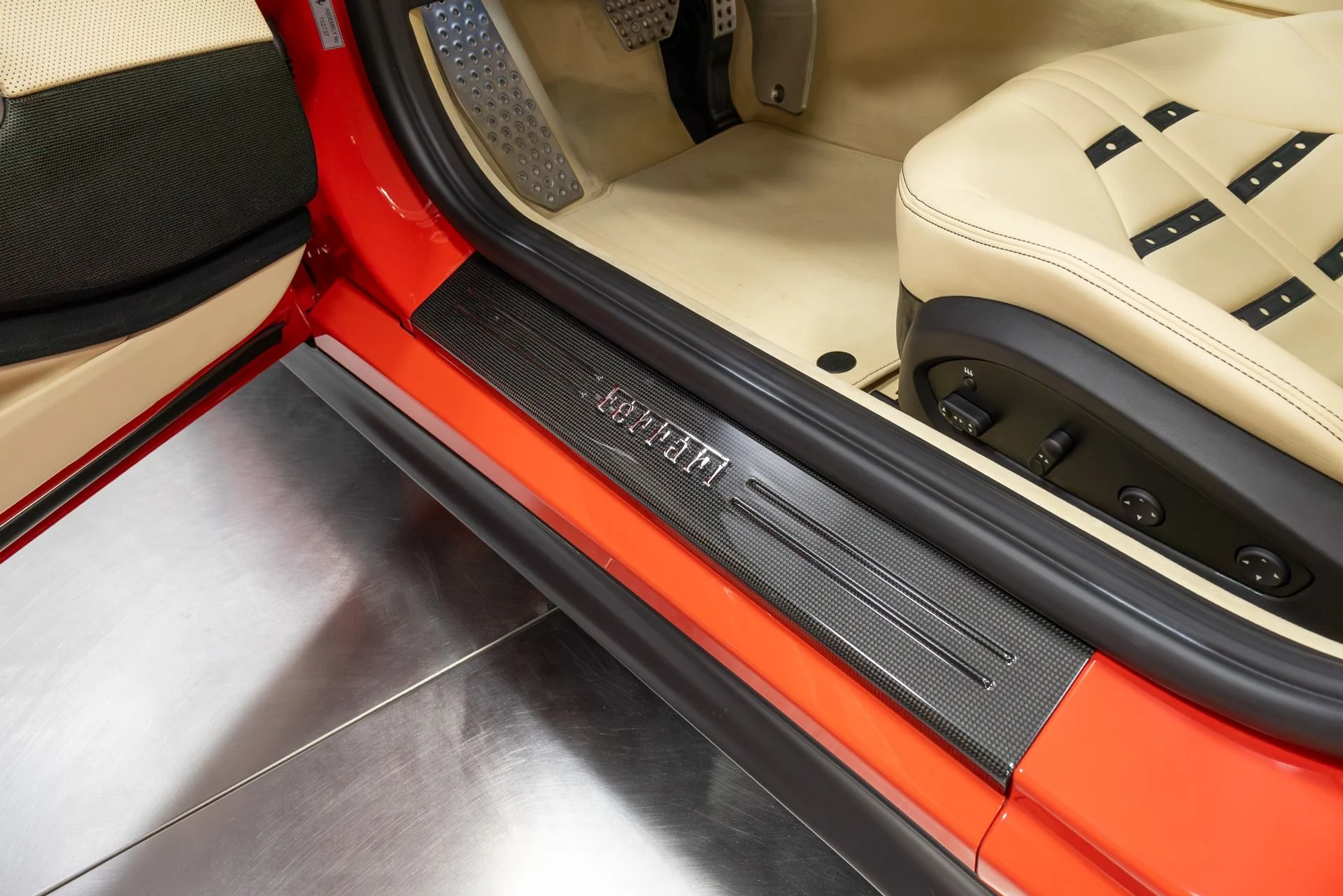 mph067_3432083115_Used_2018_Ferrari_812_Superfast_1763480061_3571d9083e