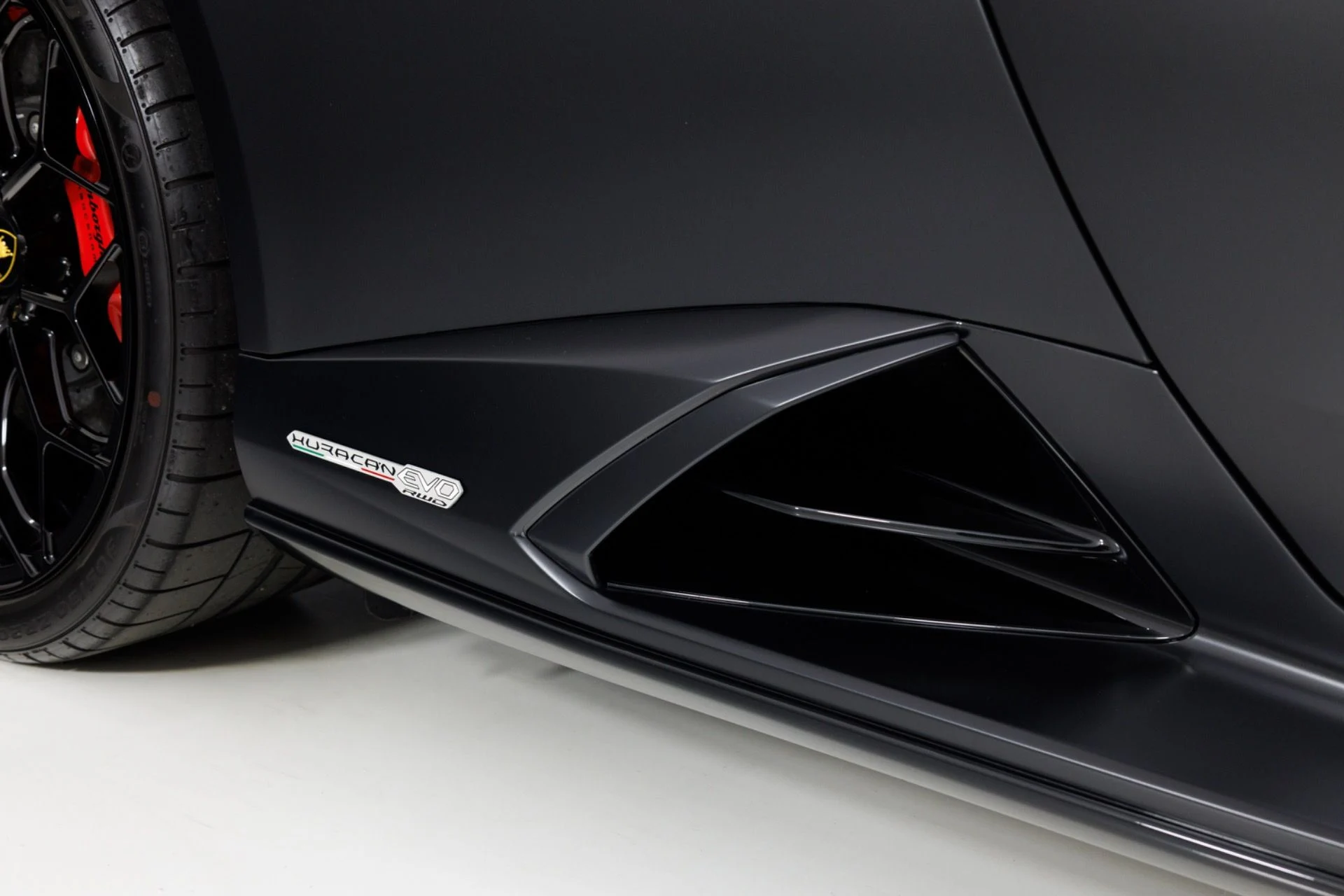 mph067_3460412161_Used_2023_Lamborghini_Huracan_EVO_1790005641_df978549f4