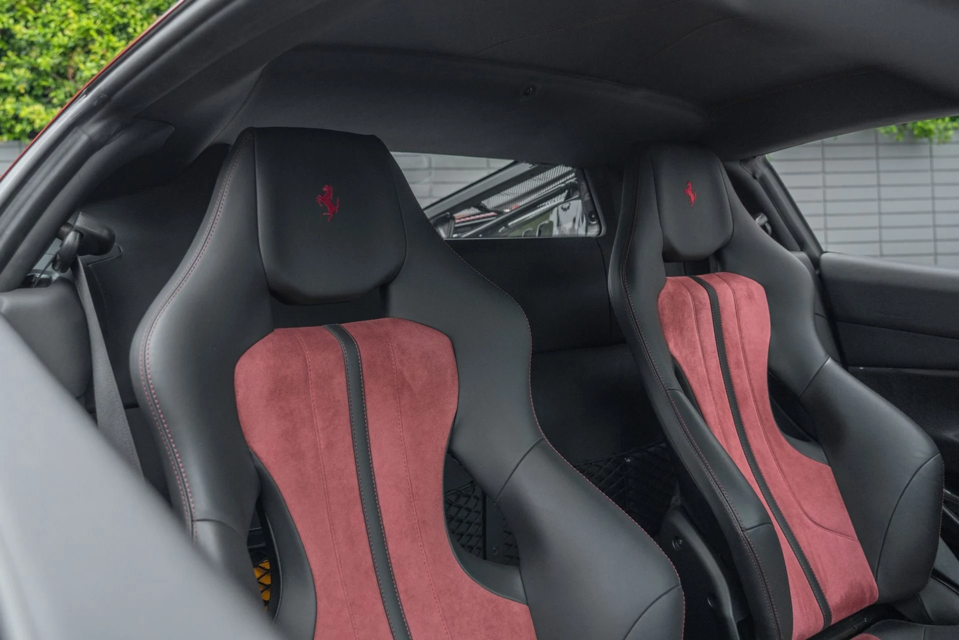 mph067_3488953790_Used_2019_Ferrari_488_Pista_1759877636_011f854ed5