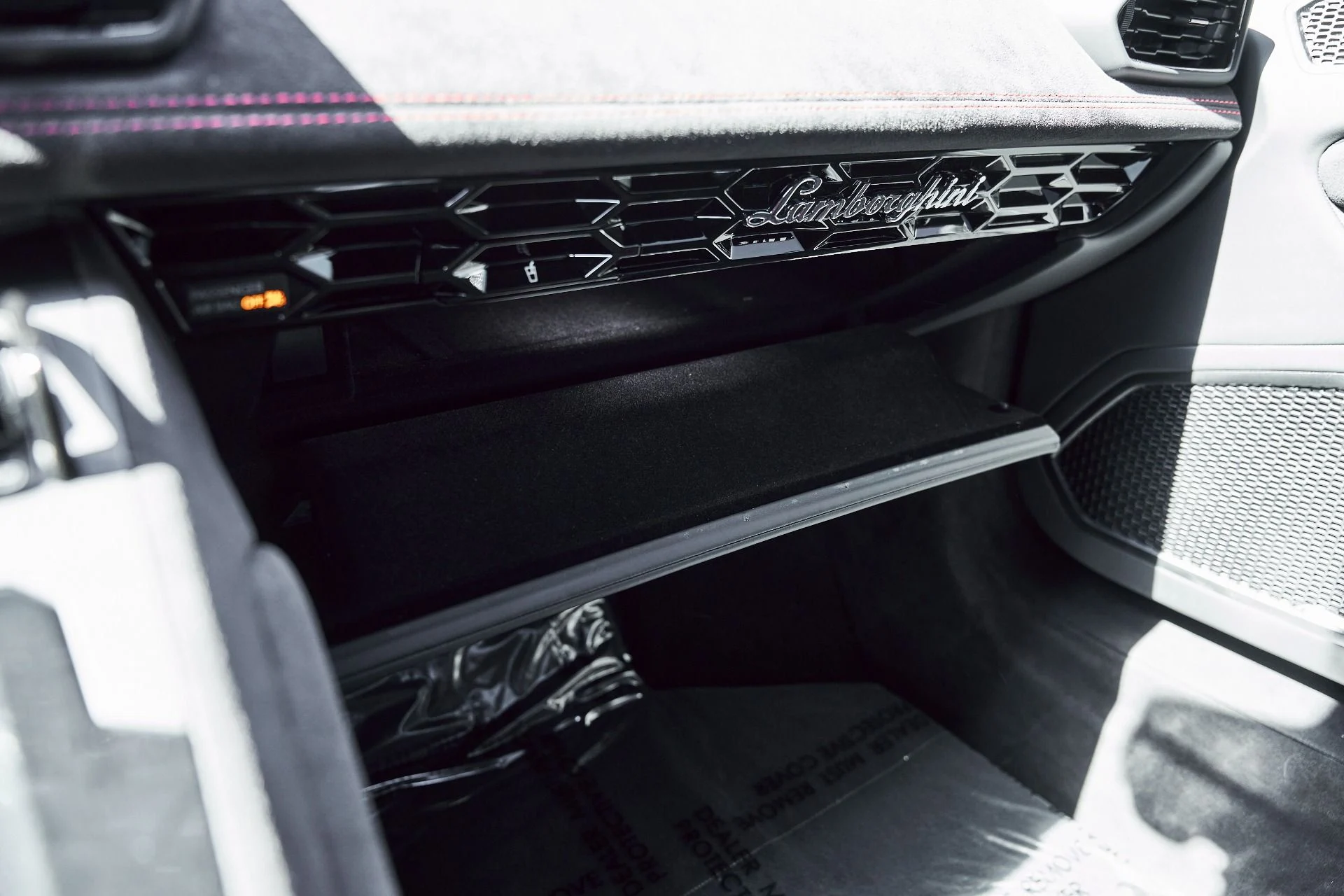 mph067_3526245539_Used_2023_Lamborghini_Huracan_Tecnica_Base_1777013797_e375152ce7
