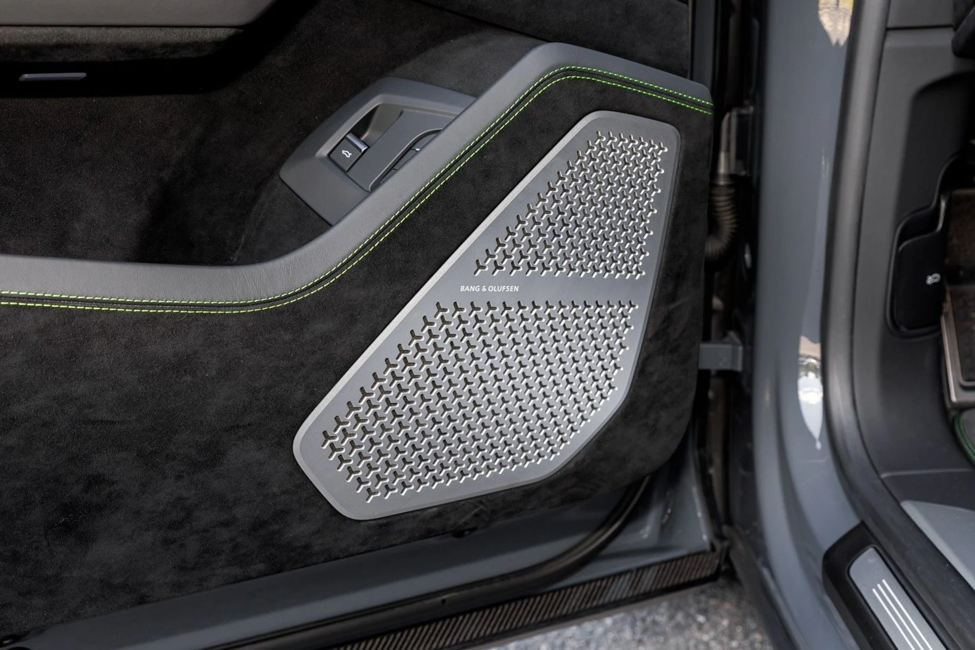 mph067_353428447_667_p69_l_1764cc6c41