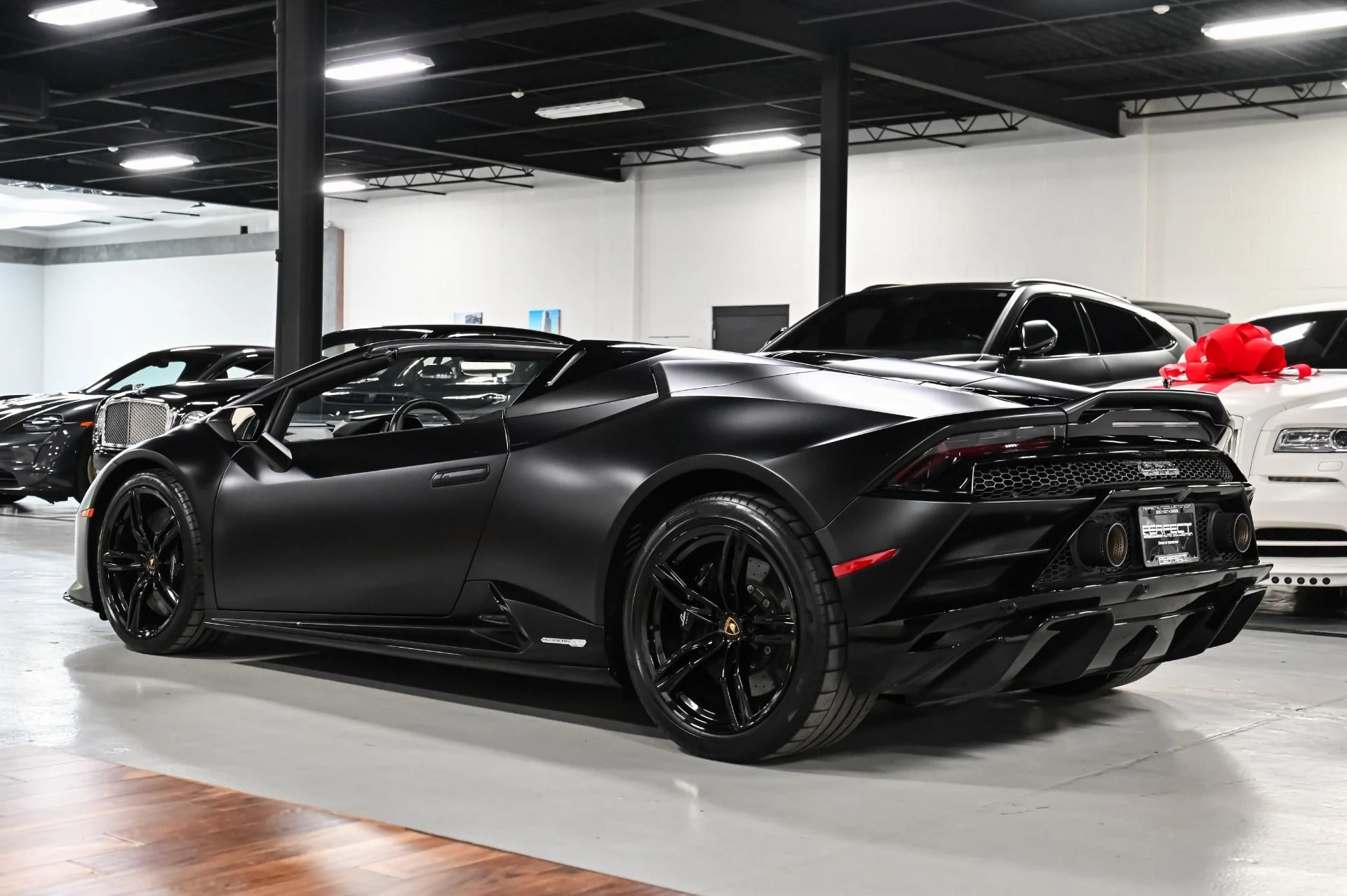 mph067_3564726896_Used_2021_Lamborghini_Huracan_EVO_Base_1754943417_395b5dcf38