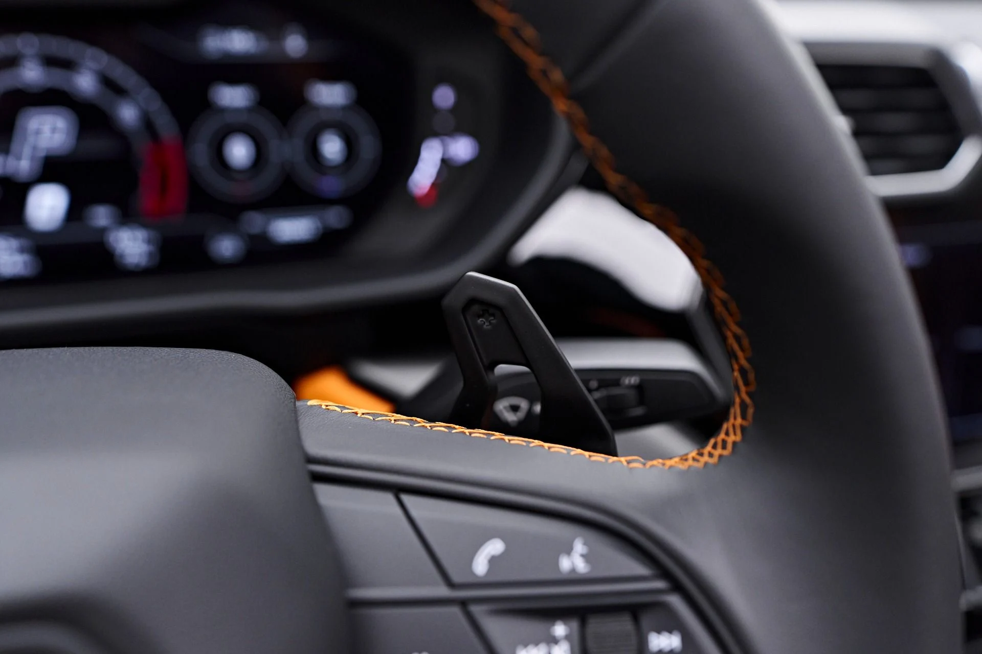 mph067_3611601030_Used_2024_Lamborghini_Urus_S_1759191712_330ac022d1