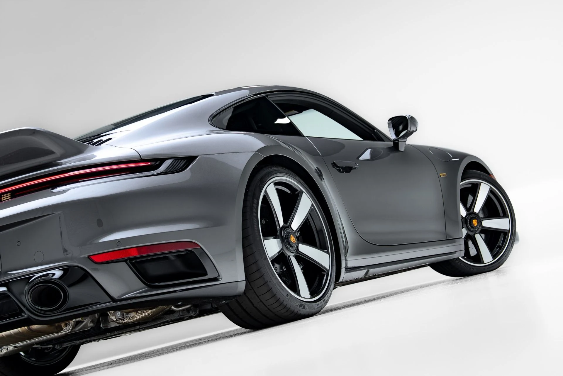 mph067_3622113143_Used_2023_Porsche_911_Sport_Classic_1776441930_51d869b263